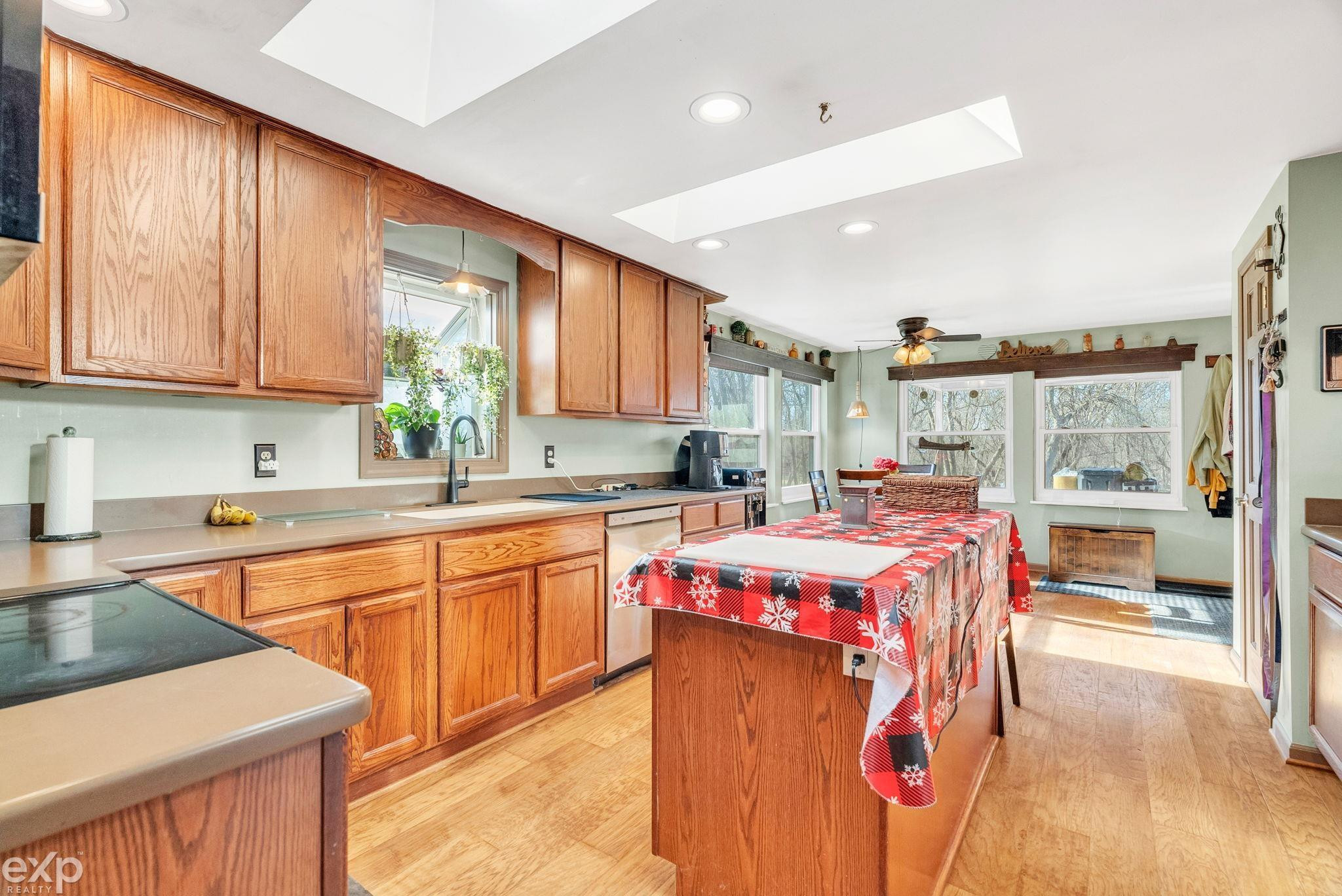 7021 Winn Road, MI 48097 — Photo 12