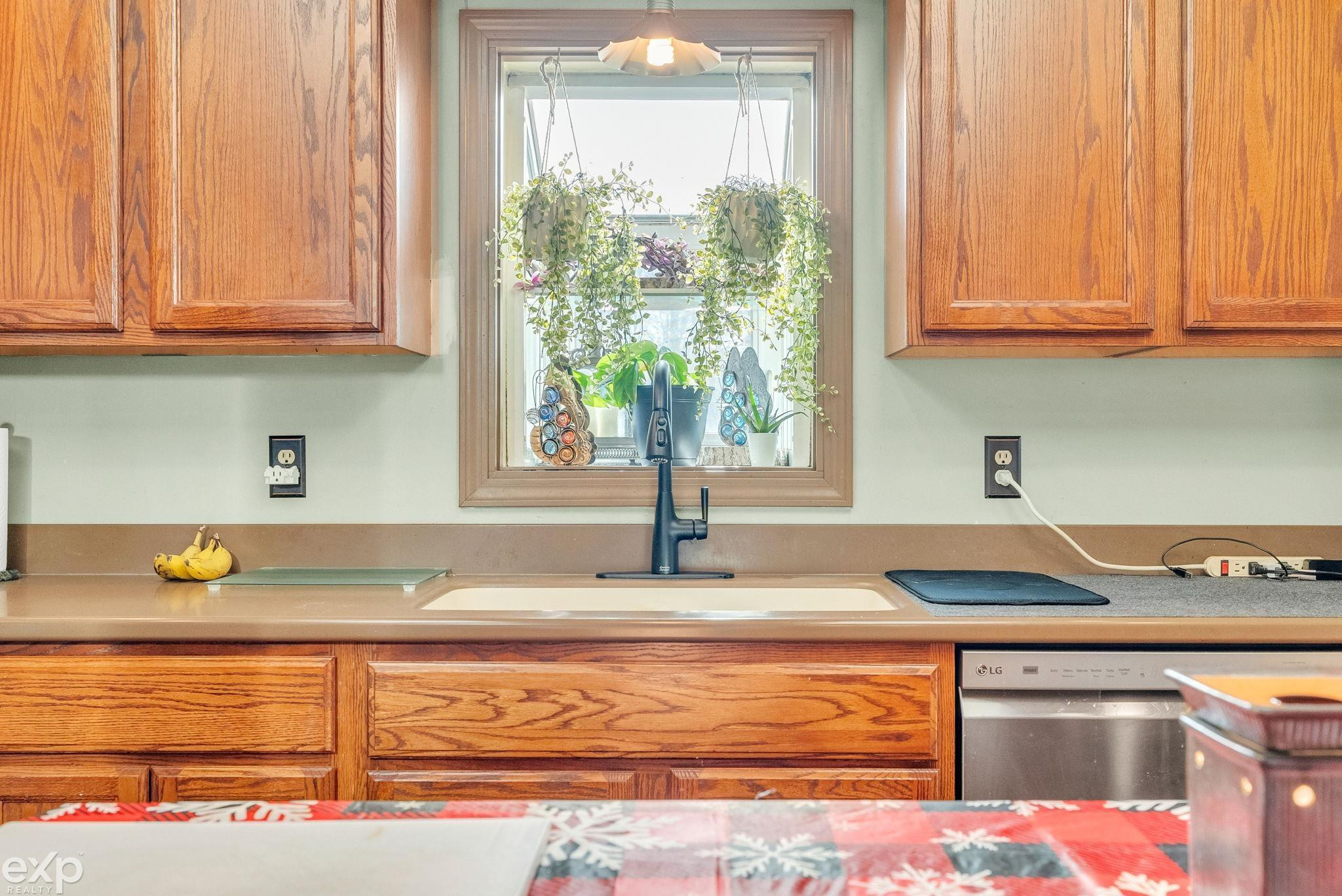 7021 Winn Road, MI 48097 — Photo 15