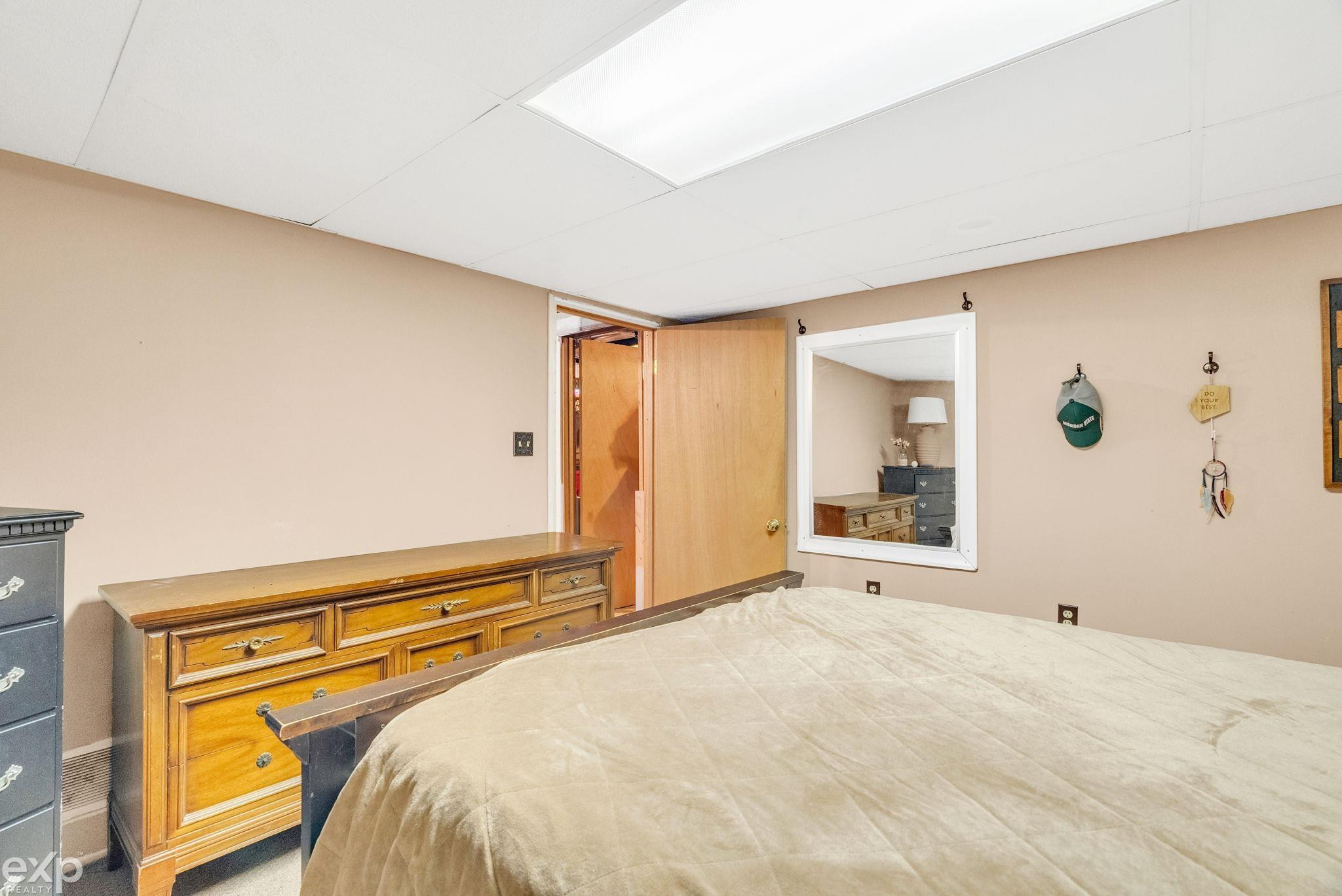7021 Winn Road, MI 48097 — Photo 32