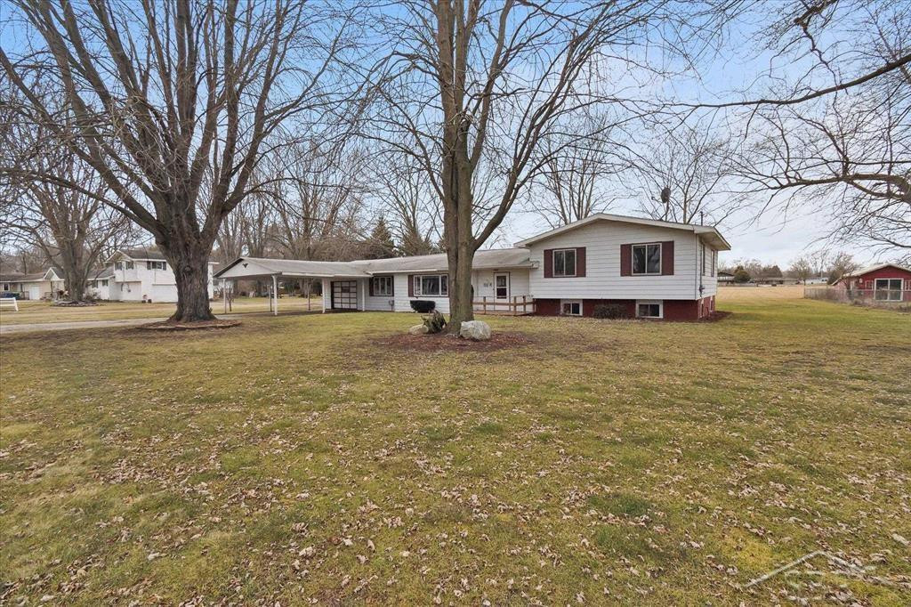 425 Eaton Street, Breckenridge, MI 48615 — Photo 2