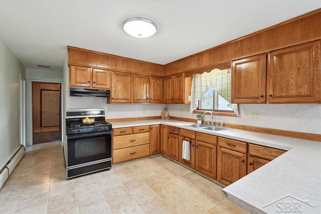 425 Eaton Street, Breckenridge, MI 48615 — Photo 9