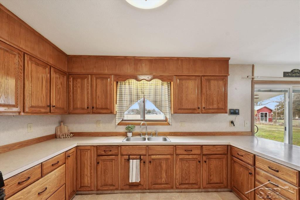 425 Eaton Street, Breckenridge, MI 48615 — Photo 11