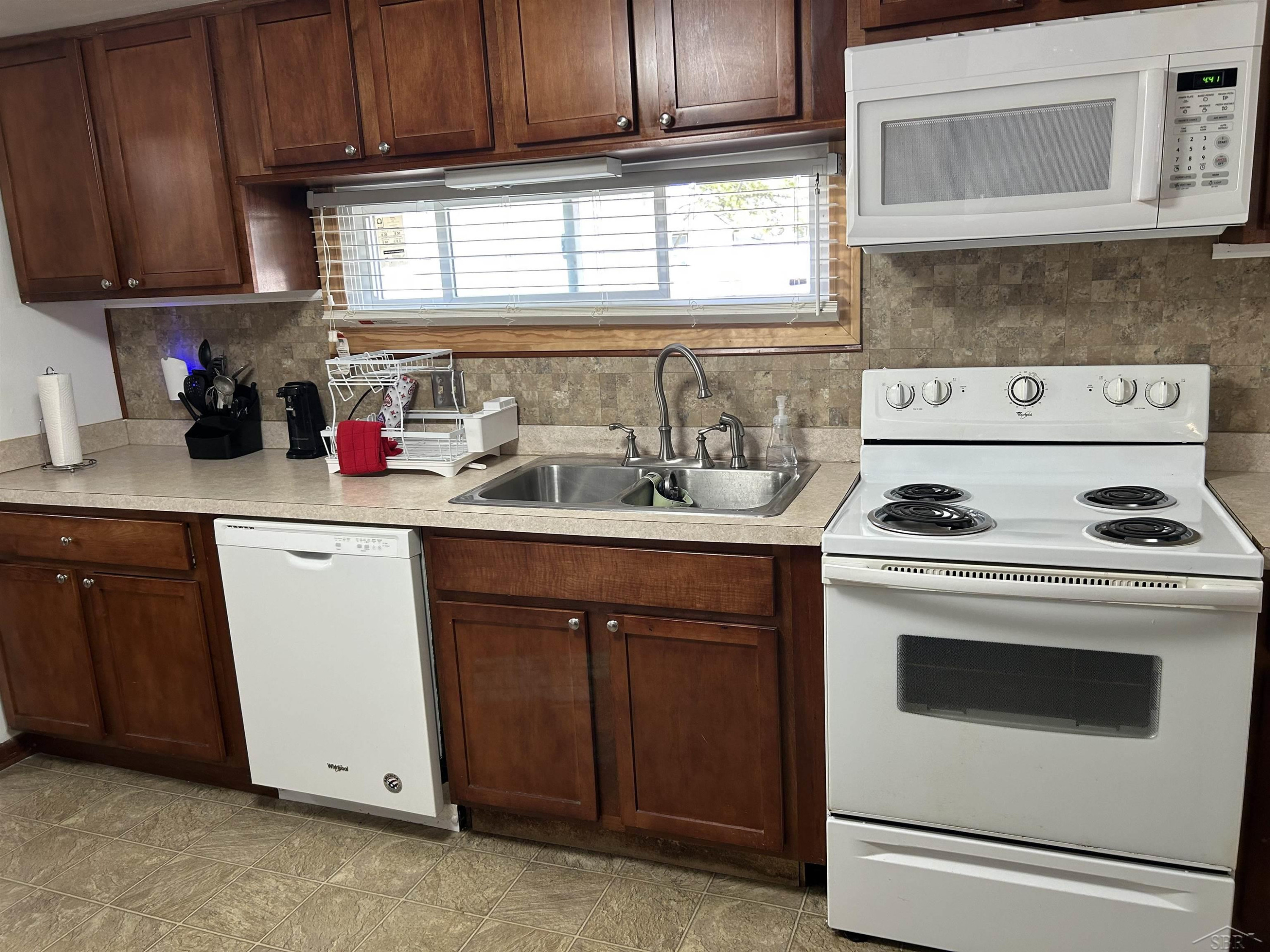 2510 S Outer Drive, Saginaw, MI 48601 — Photo 12