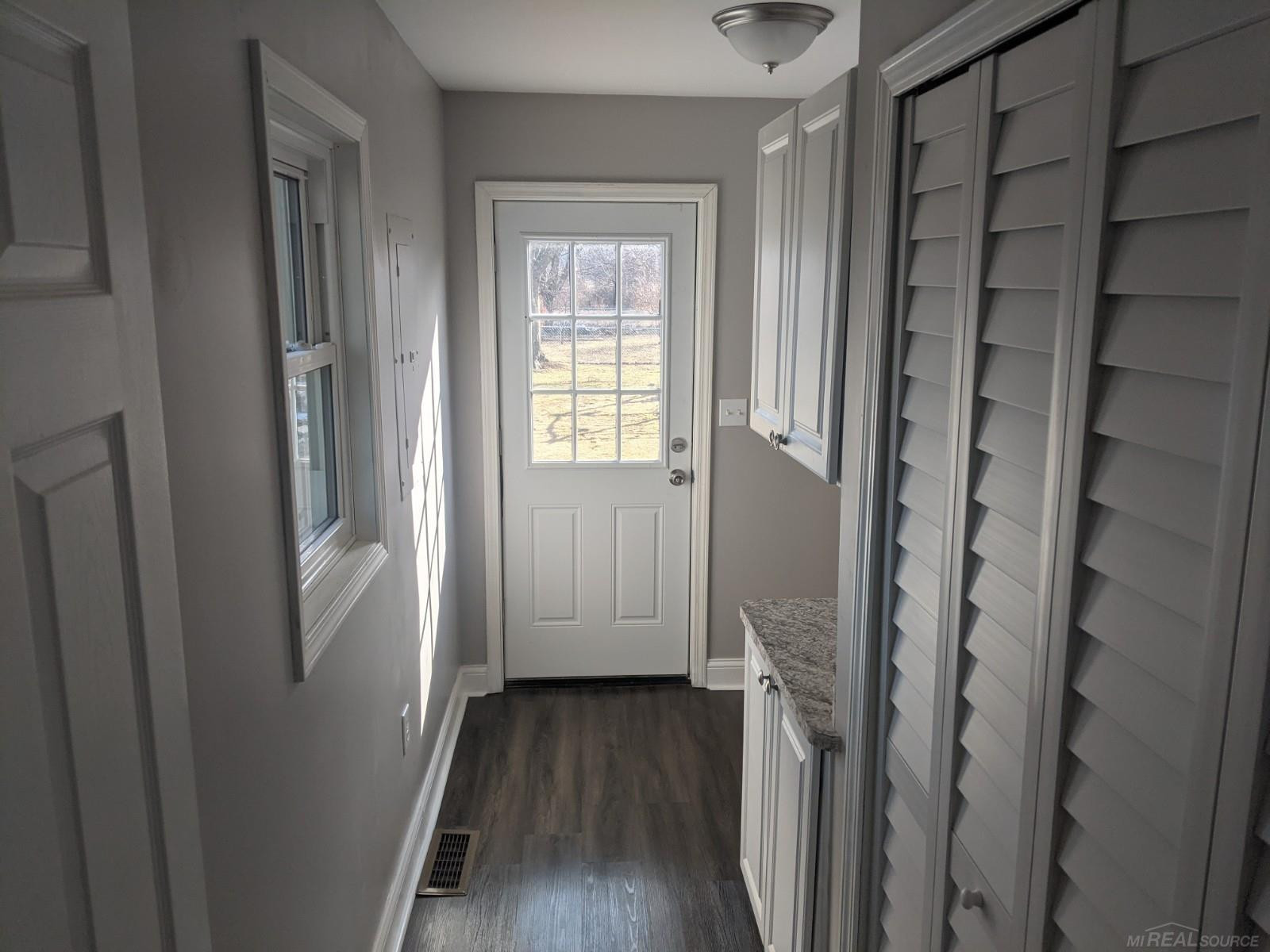 9530 Dixie Hwy Highway, MI — Photo 22