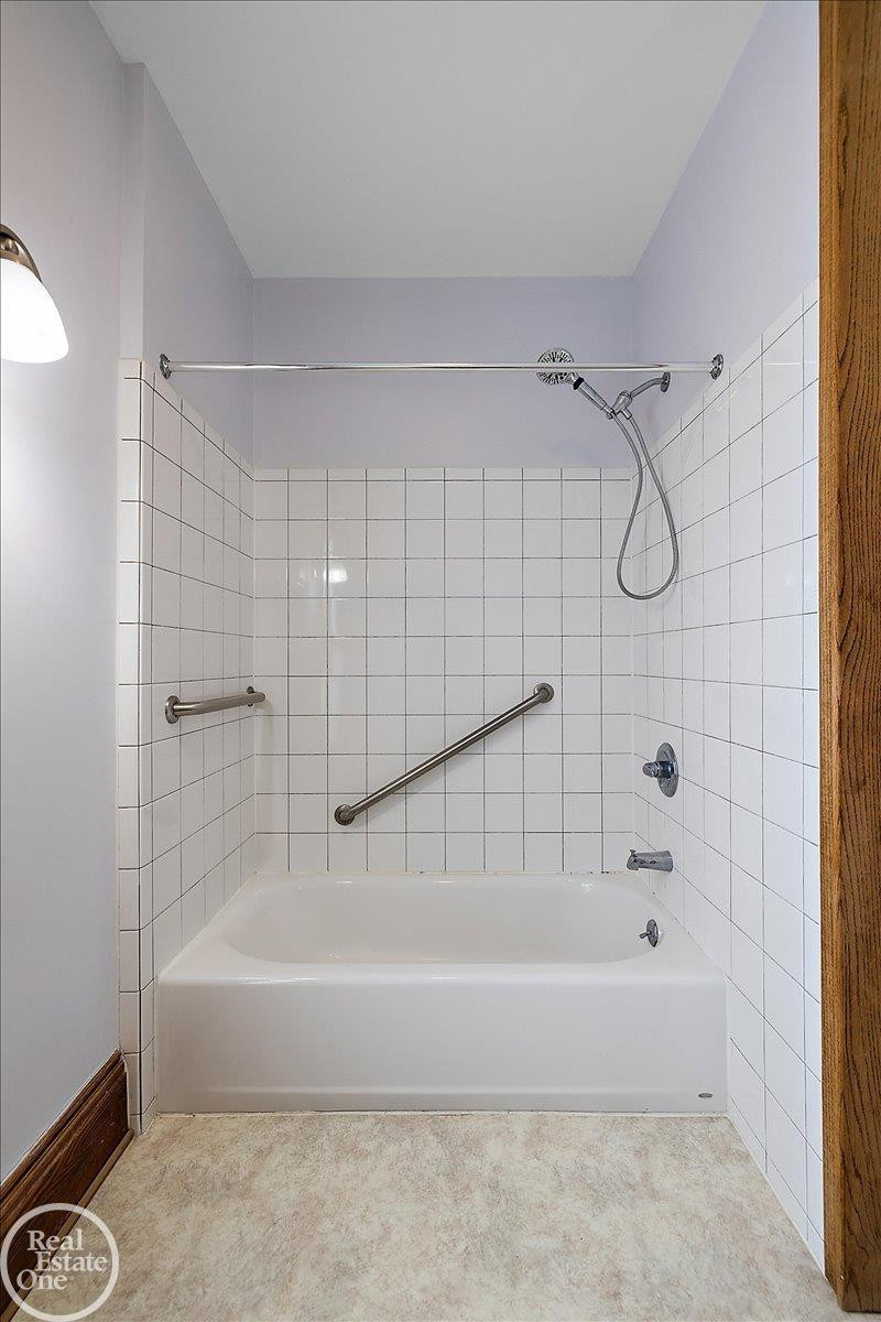 289 S Main Street, MI 48065 — Photo 32