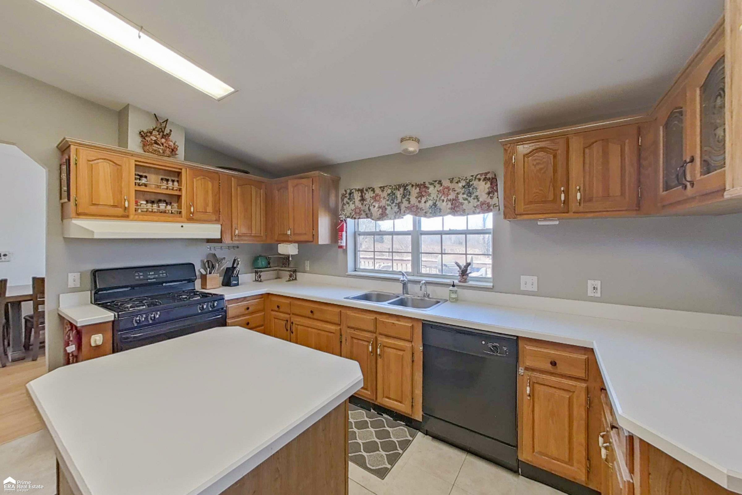 779 N Youngs Road, Attica, MI 48412 — Photo 12