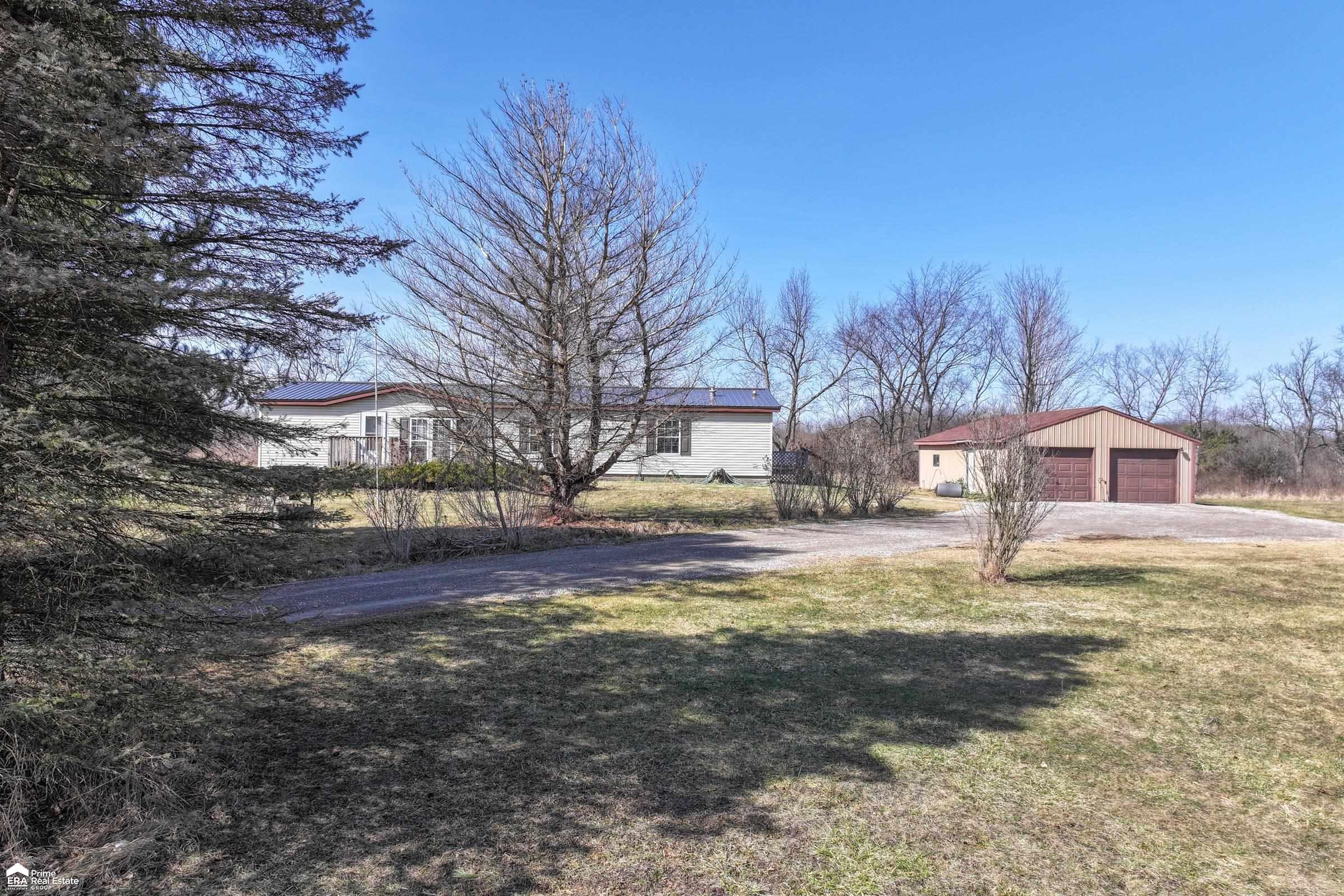 779 N Youngs Road, Attica, MI 48412 — Photo 41