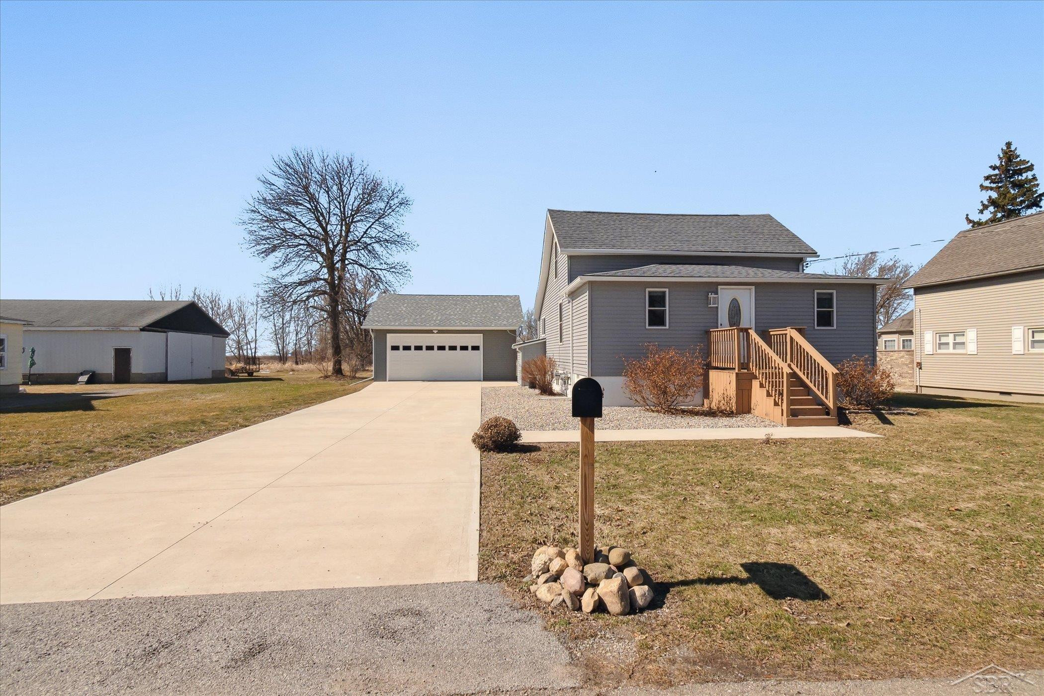 8 S Miller Street, Sebewaing, MI 48759 — Photo 3