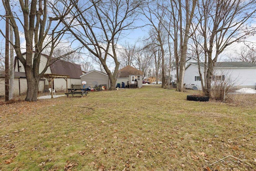 526 Cedar Street, Breckenridge, MI 48615 — Photo 27