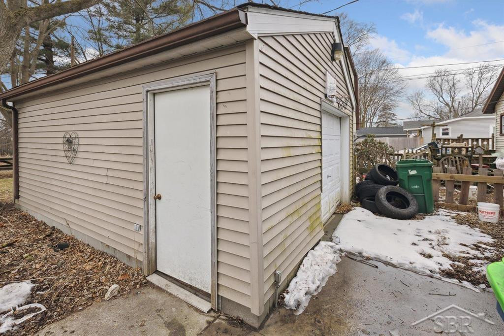 526 Cedar Street, Breckenridge, MI 48615 — Photo 28