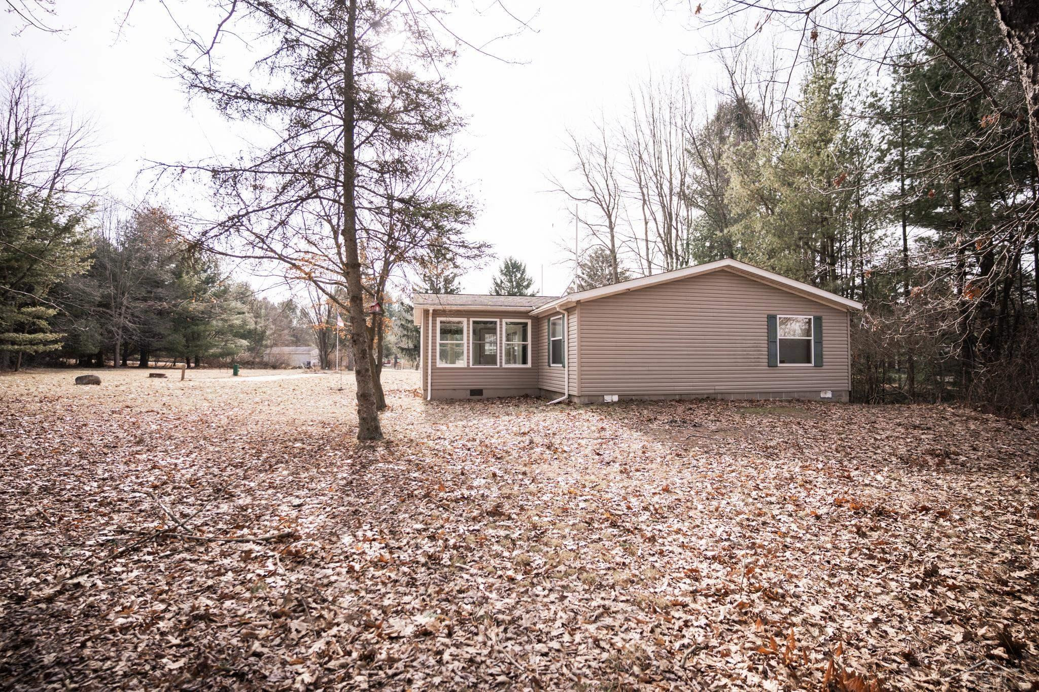 1073 Carmen Drive, Weidman, MI 48893 — Photo 4