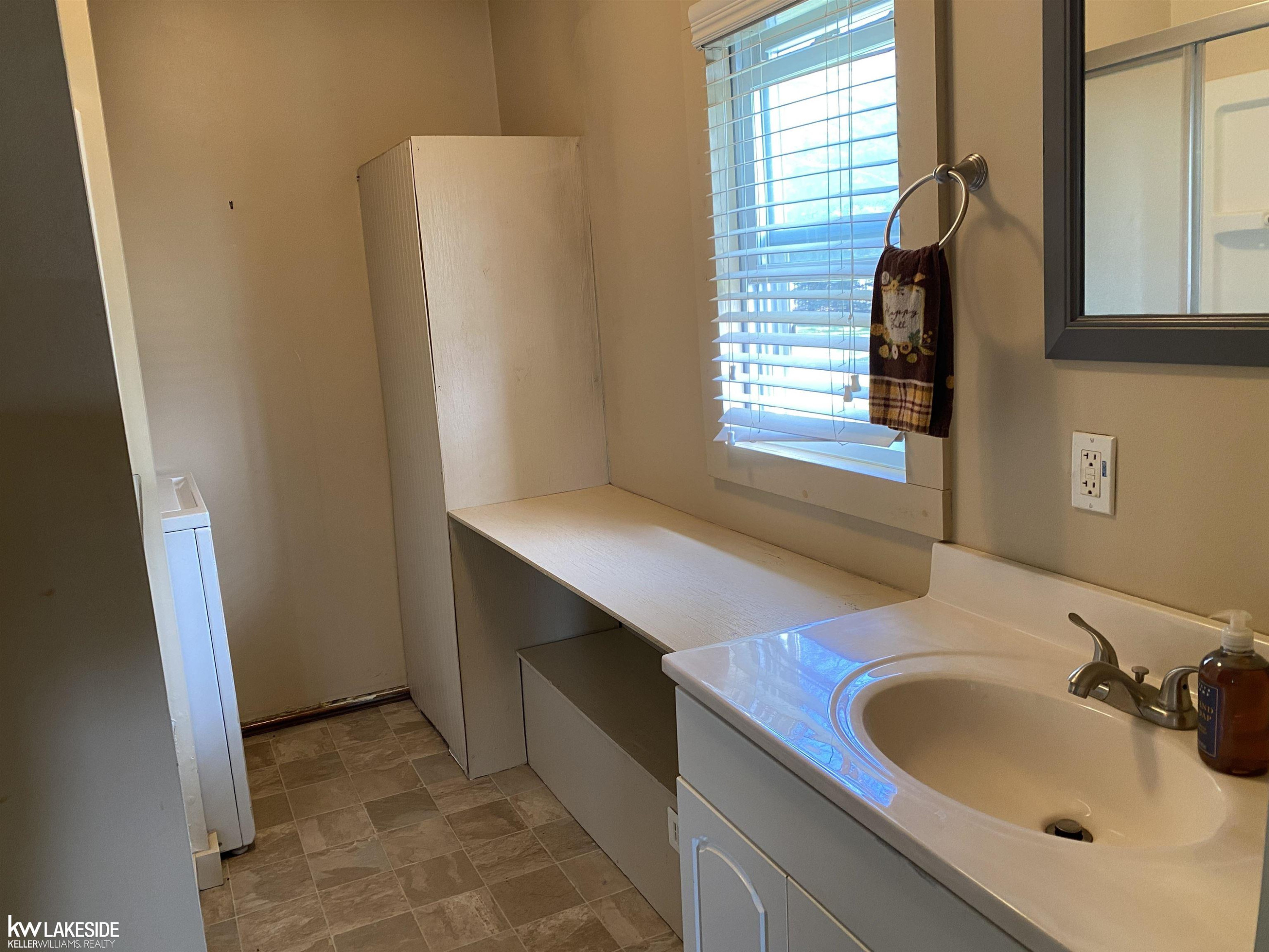 7032 E Michigan Avenue, MI — Photo 11