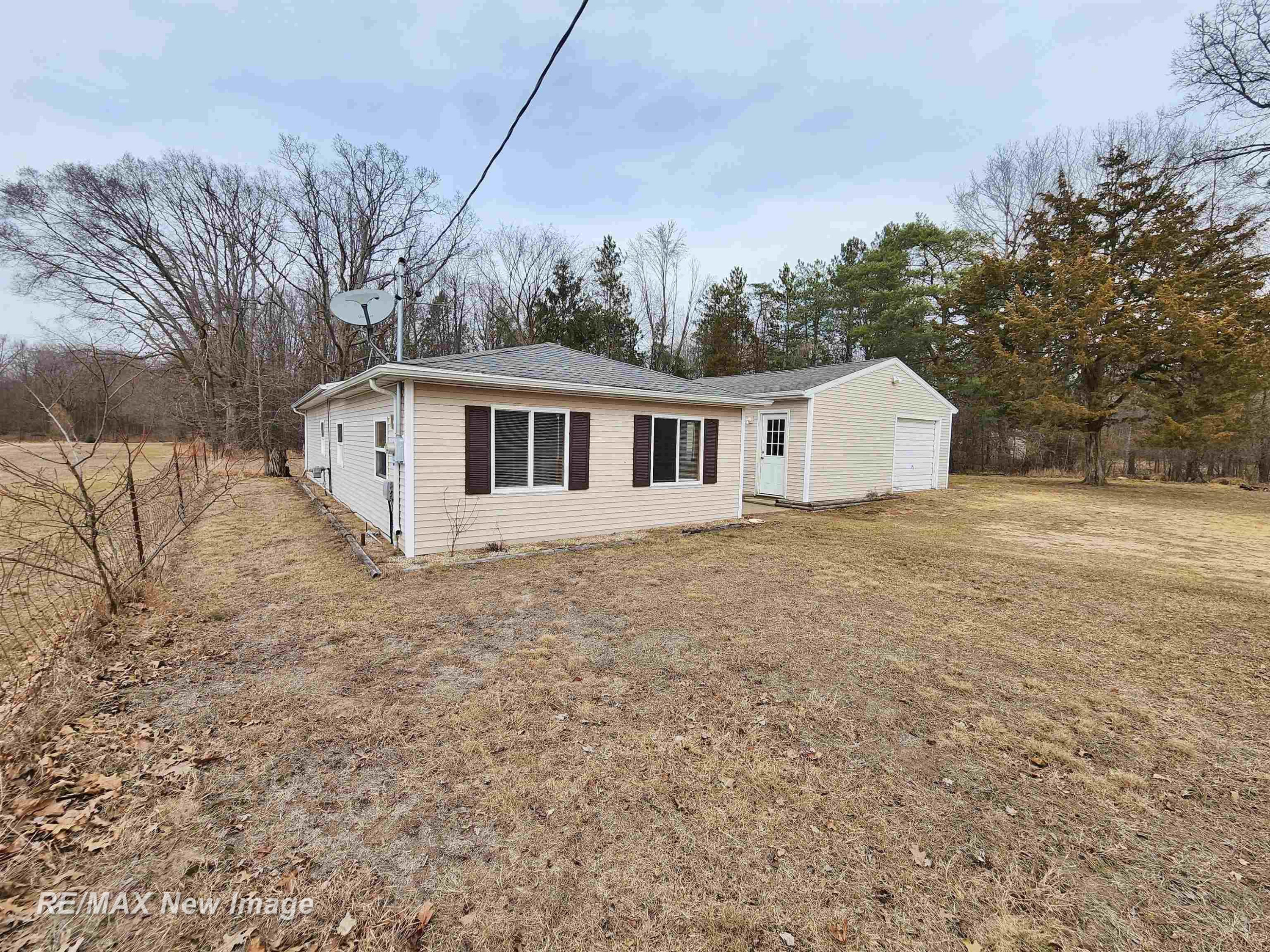 12000 Lakefield Road, Saint Charles, MI 48655 — Photo 2