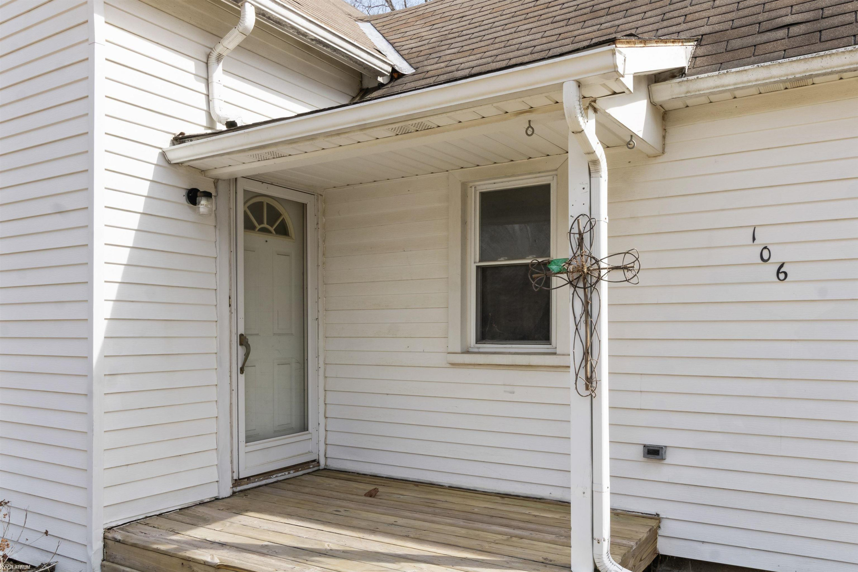 106 S Hunter St. Street, Capac, MI 48014 — Photo 5