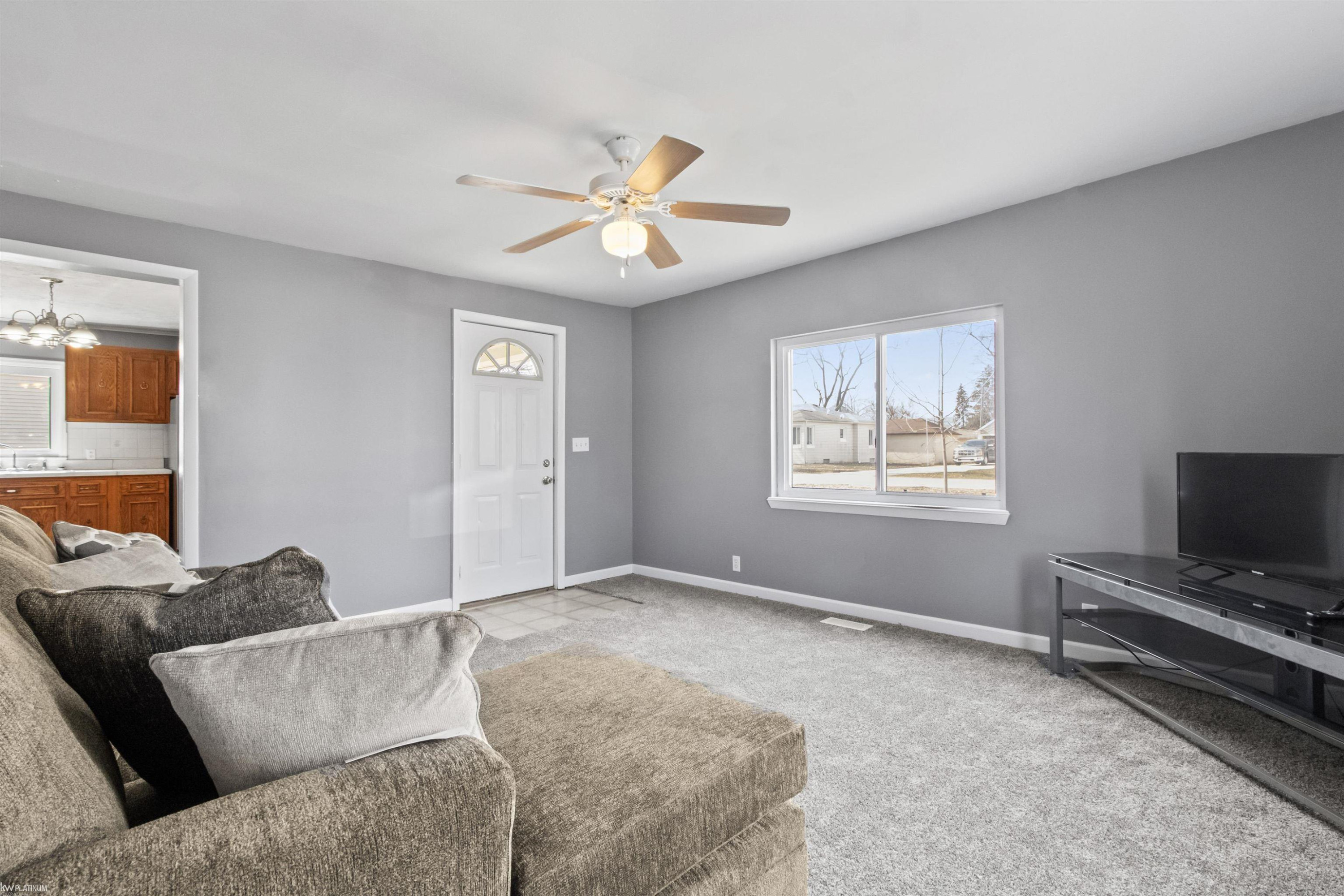 106 S Hunter St. Street, Capac, MI 48014 — Photo 8