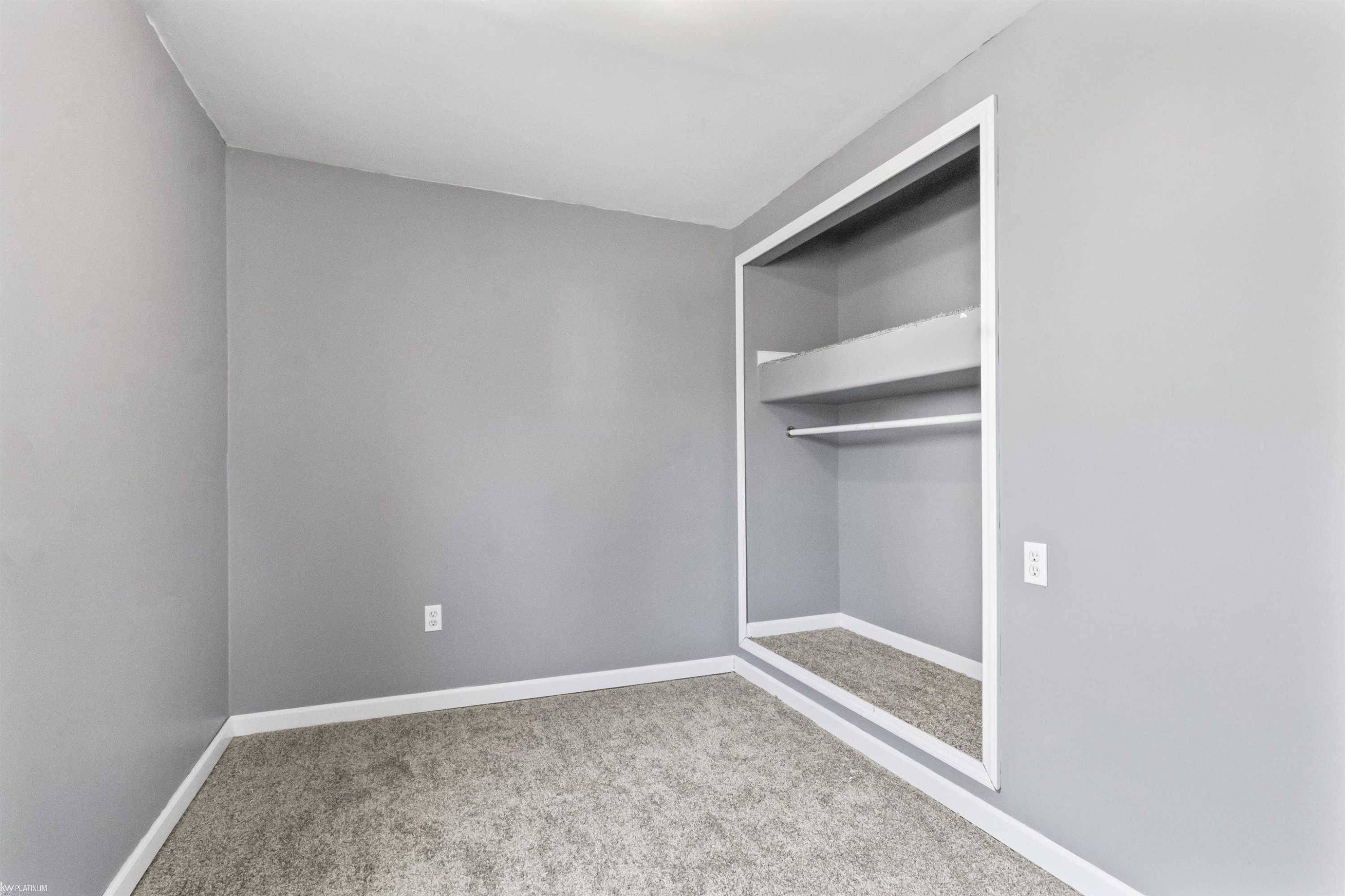 106 S Hunter St. Street, Capac, MI 48014 — Photo 9