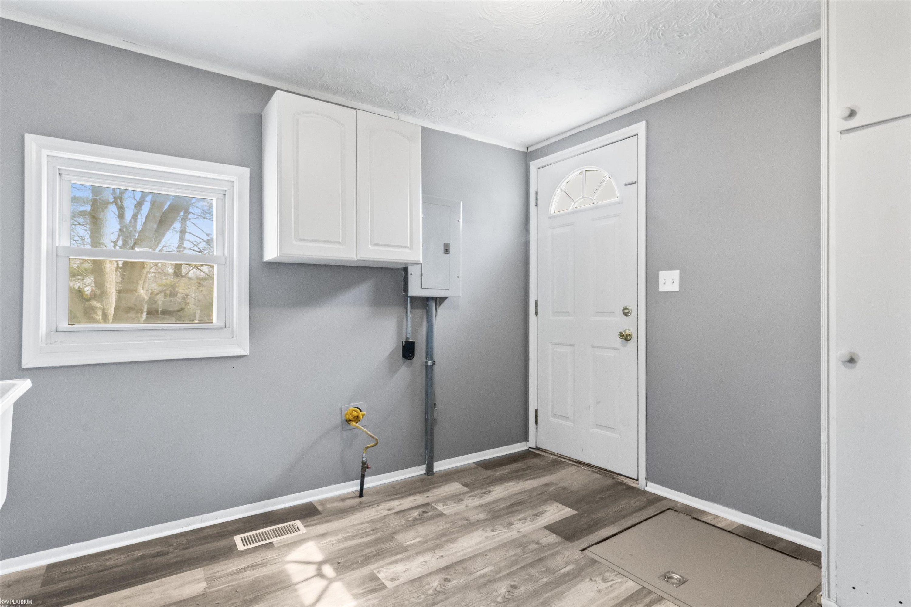 106 S Hunter St. Street, Capac, MI 48014 — Photo 16
