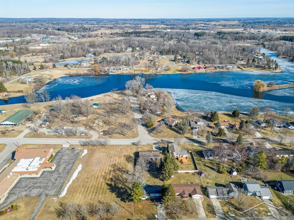 397 Shamrock Court, Clare, MI 48617 — Photo 45
