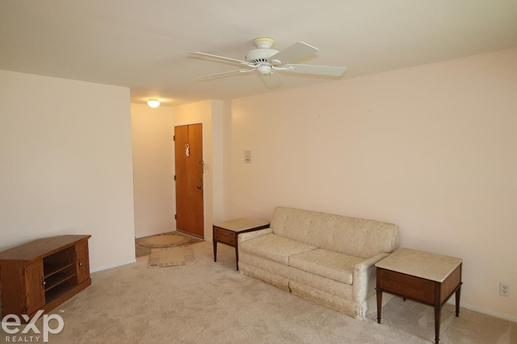 8561 Kennedy Circle #5 Circle, Warren, MI 48093 — Photo 3