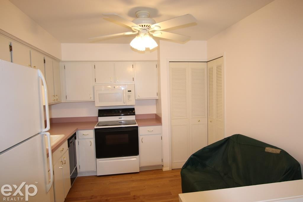 8561 Kennedy Circle #5 Circle, Warren, MI 48093 — Photo 8