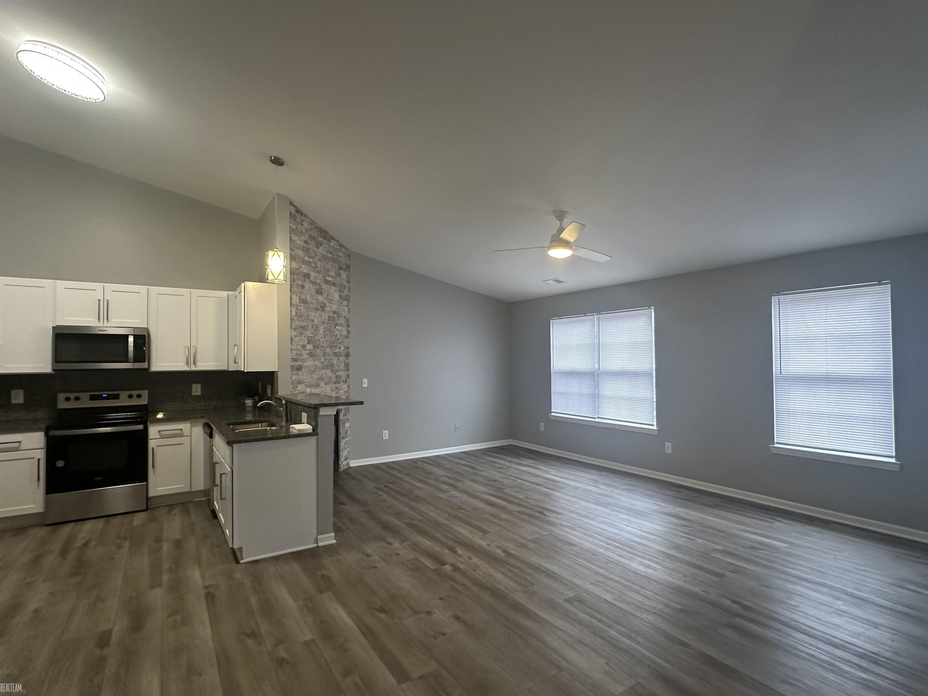 43105 Burlington Drive, Sterling Heights, MI 48313 — Photo 2