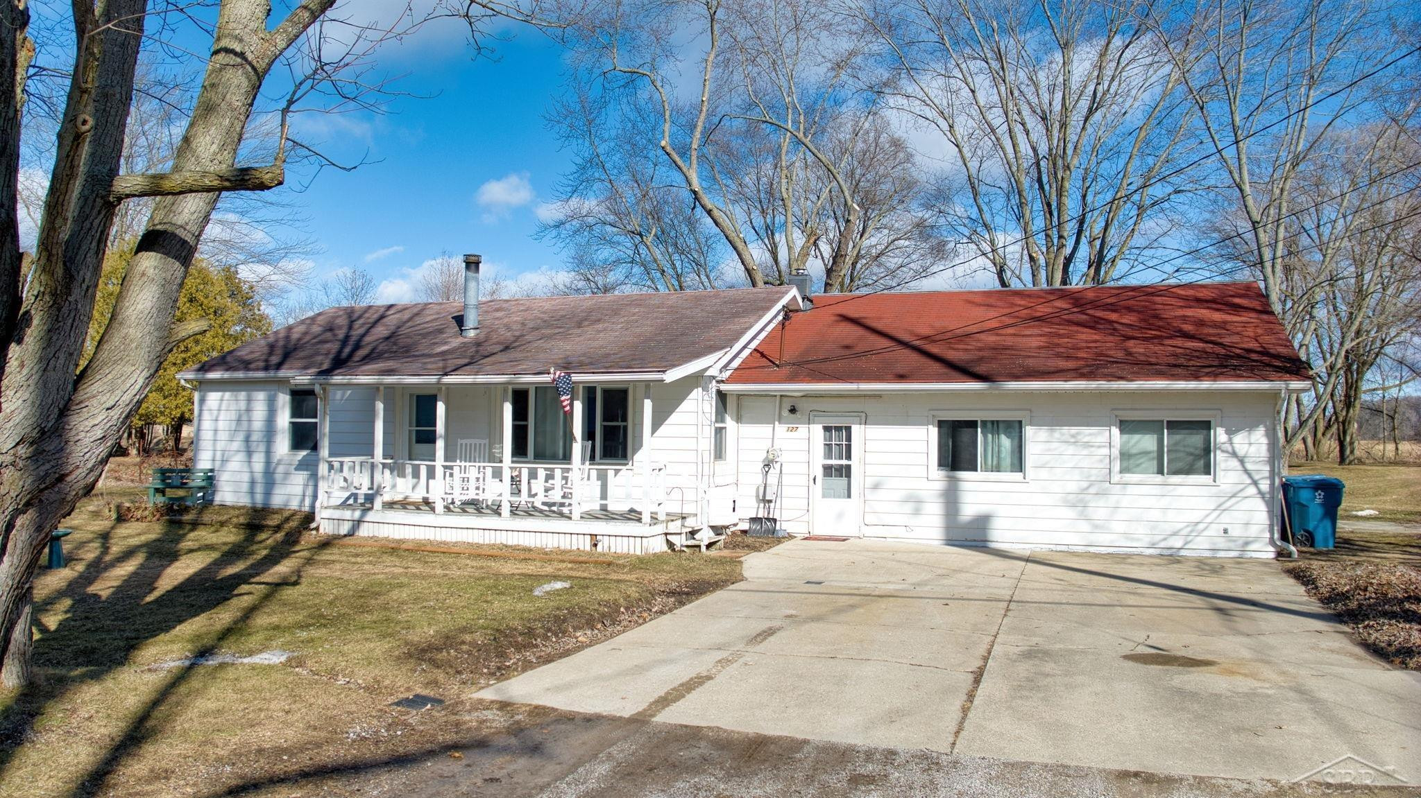 127 E Fraser Street, Coleman, MI 48618 — front exterior