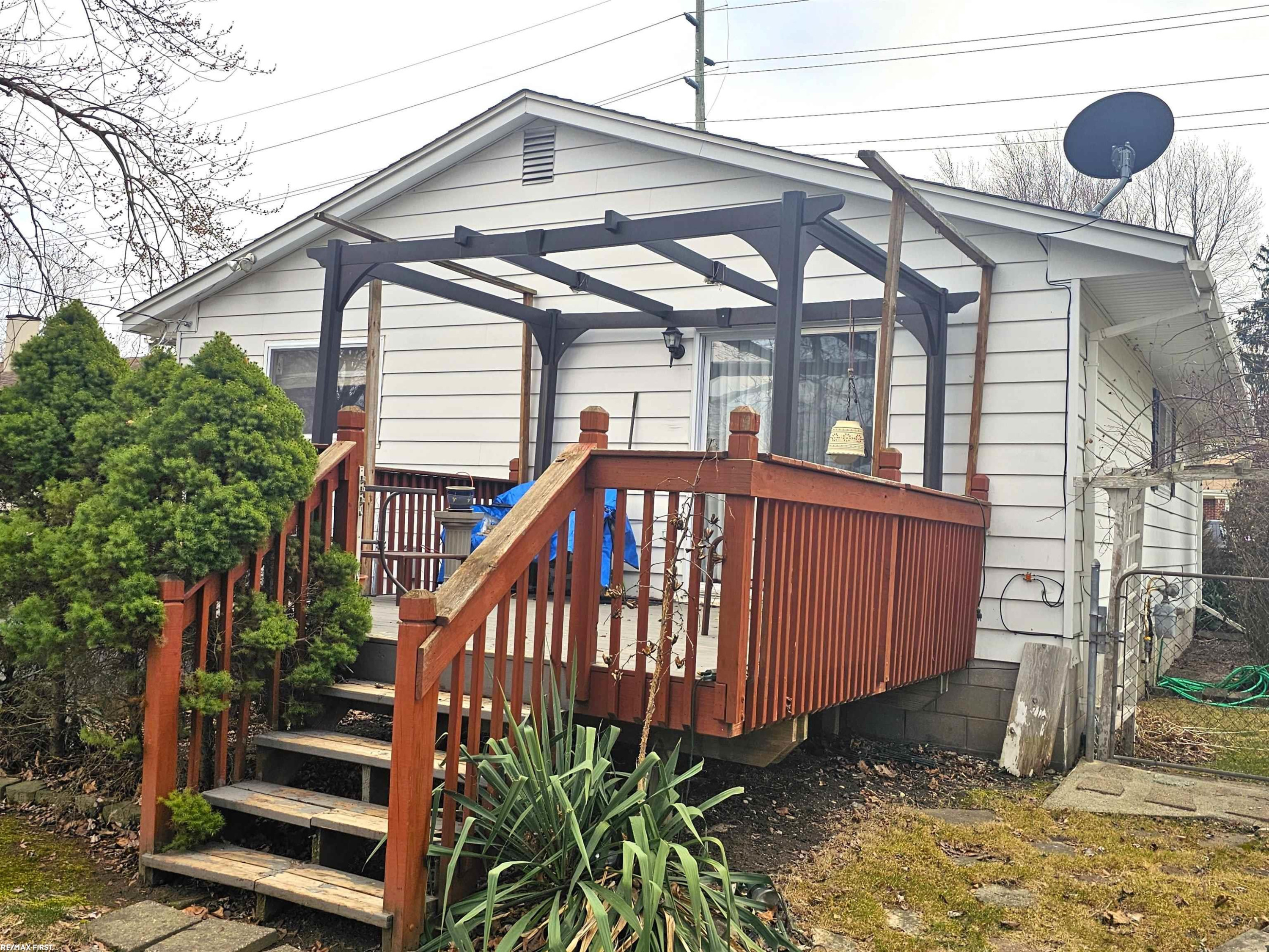 225 Ewell Street, MI 48065 — Photo 11