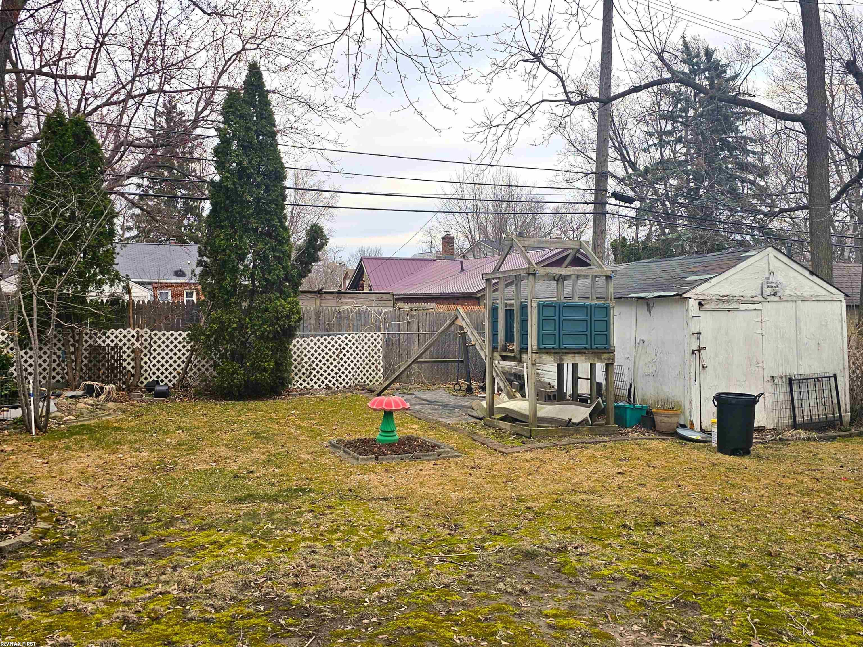 225 Ewell Street, MI 48065 — Photo 12