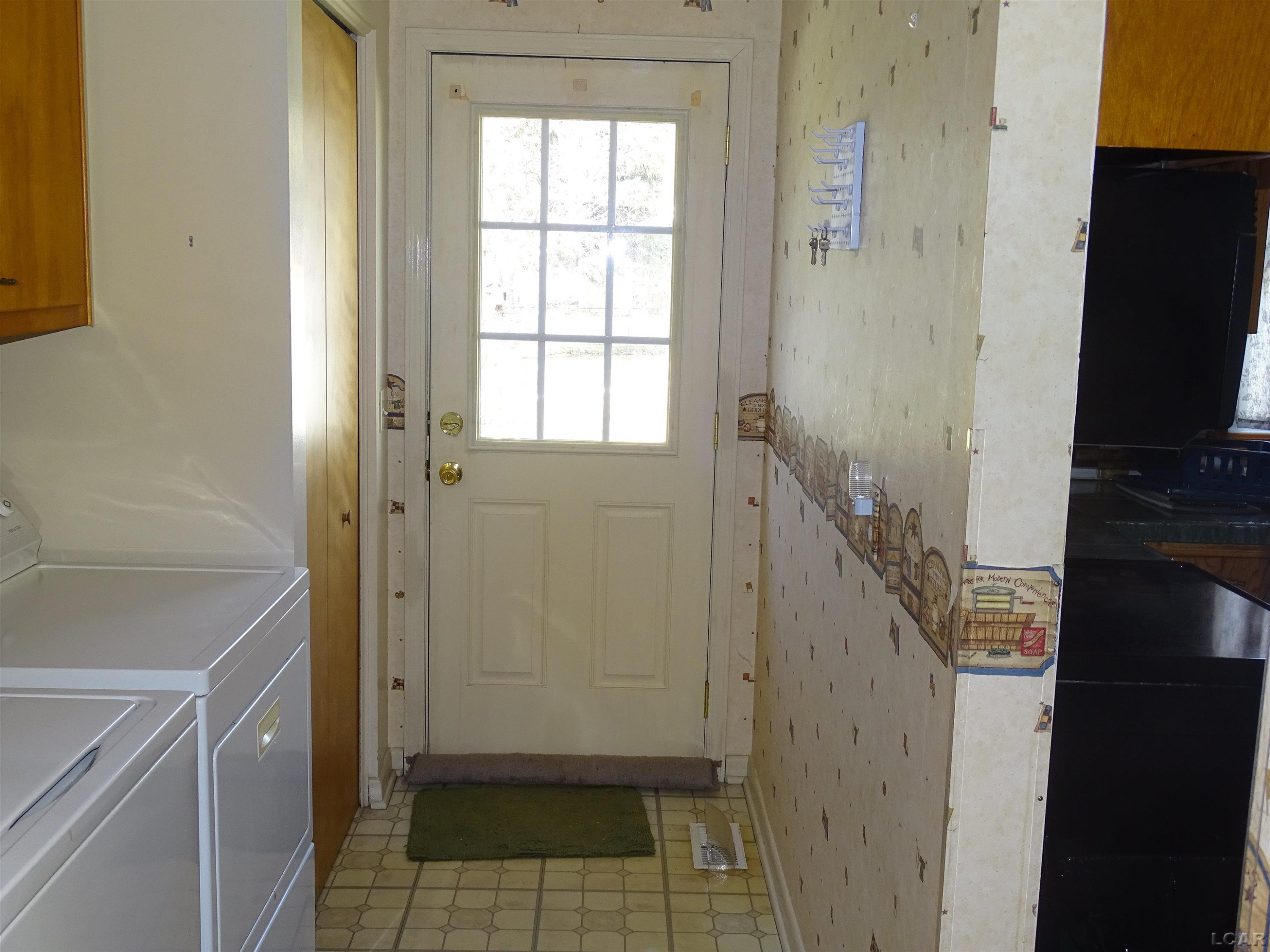 203 Veterans Avenue, Blissfield, MI 49228 — Photo 18