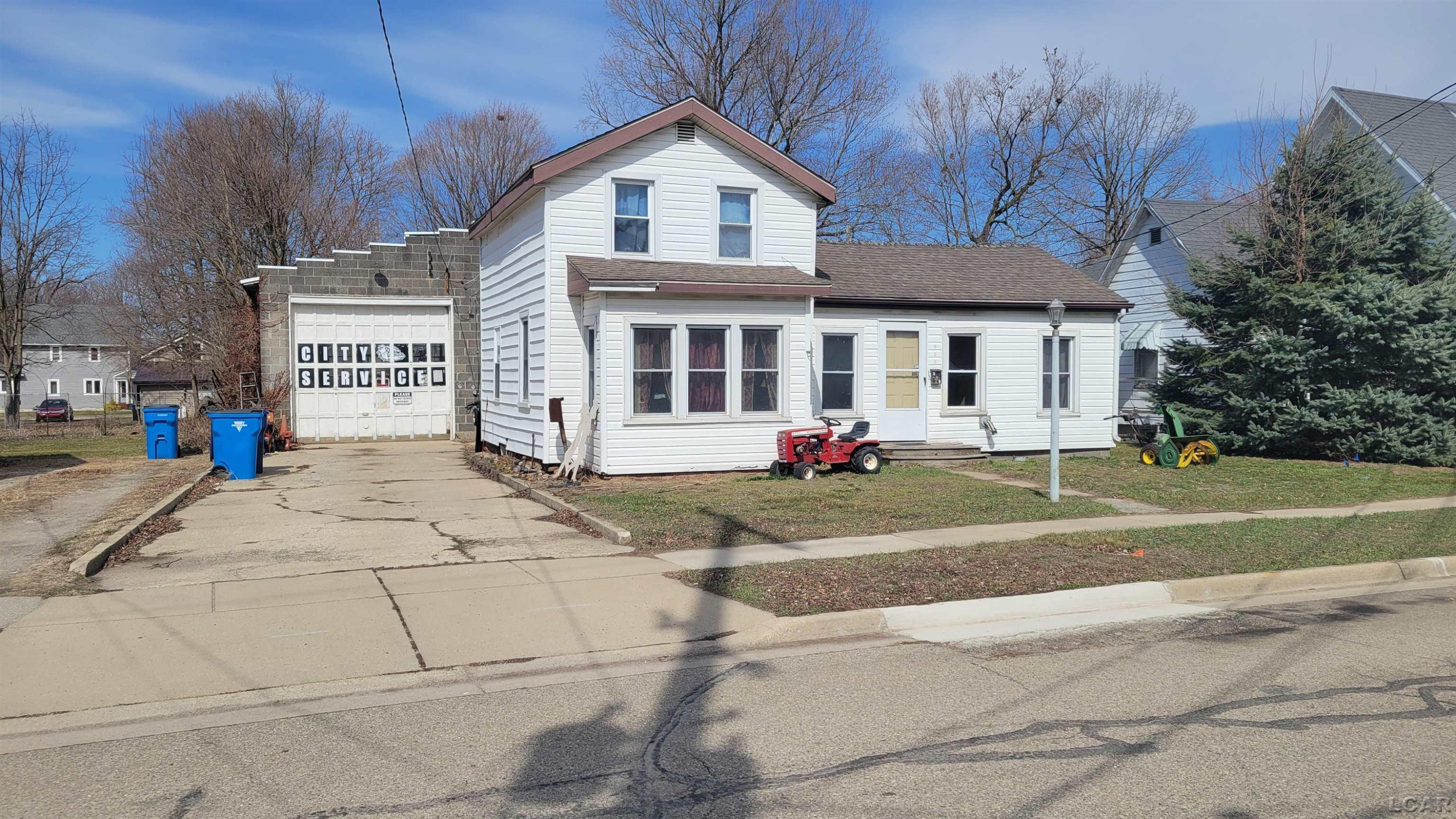 210 W Locust Street, Morenci, MI 49256 — Photo 2