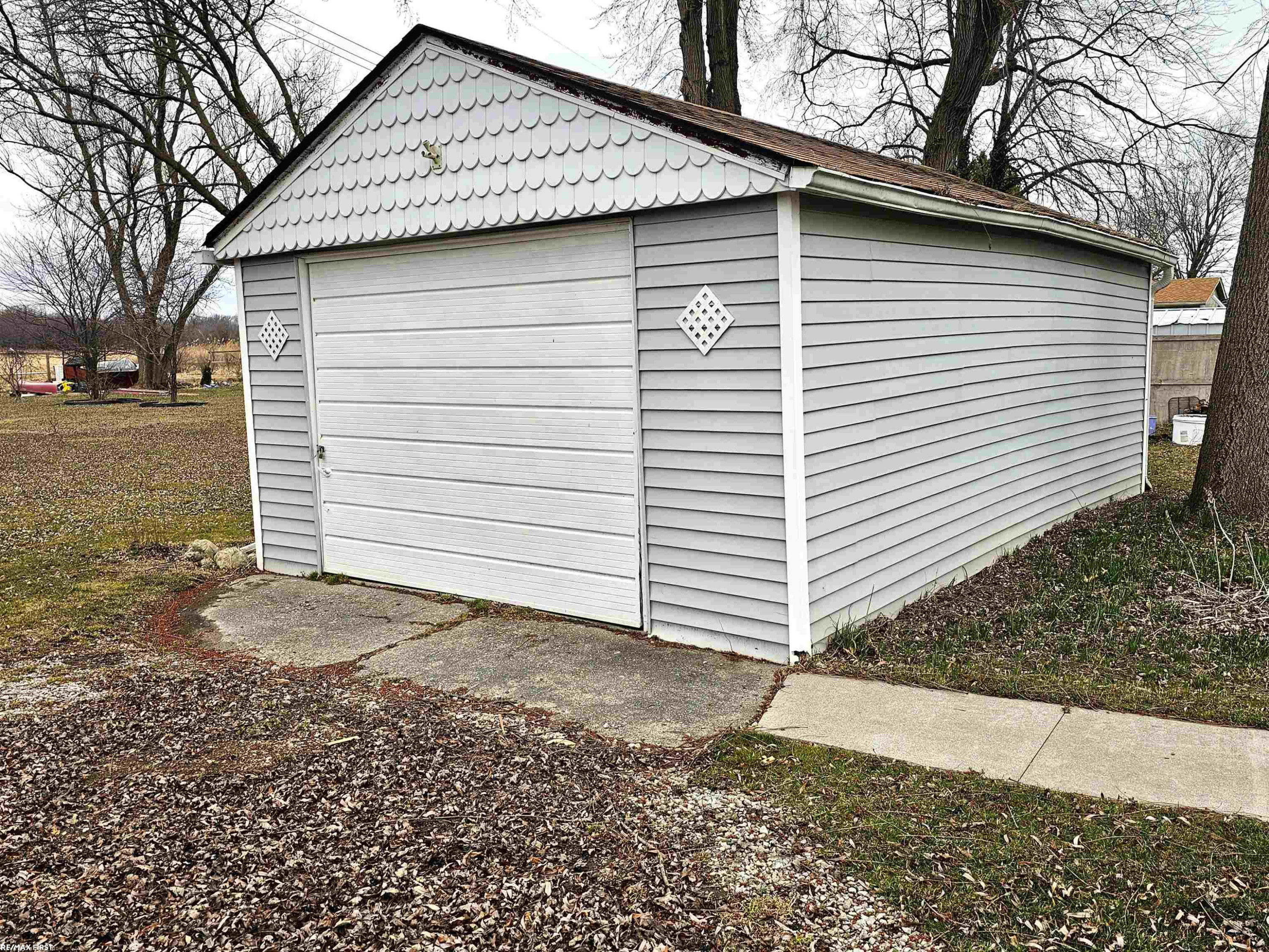 8200 S River Road, MI — Photo 11