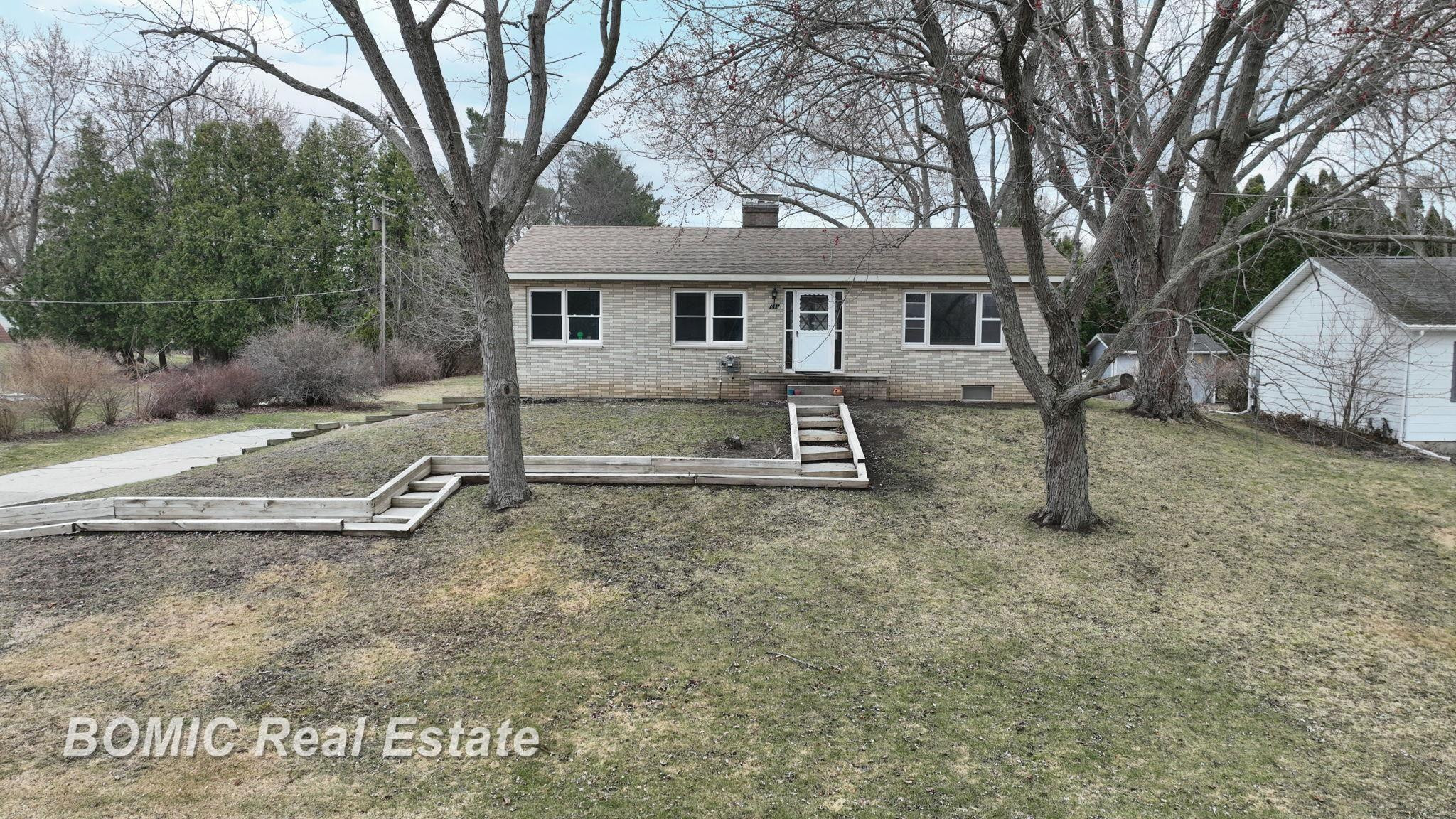 241 W Turner Street, MI 48744 — Photo 2