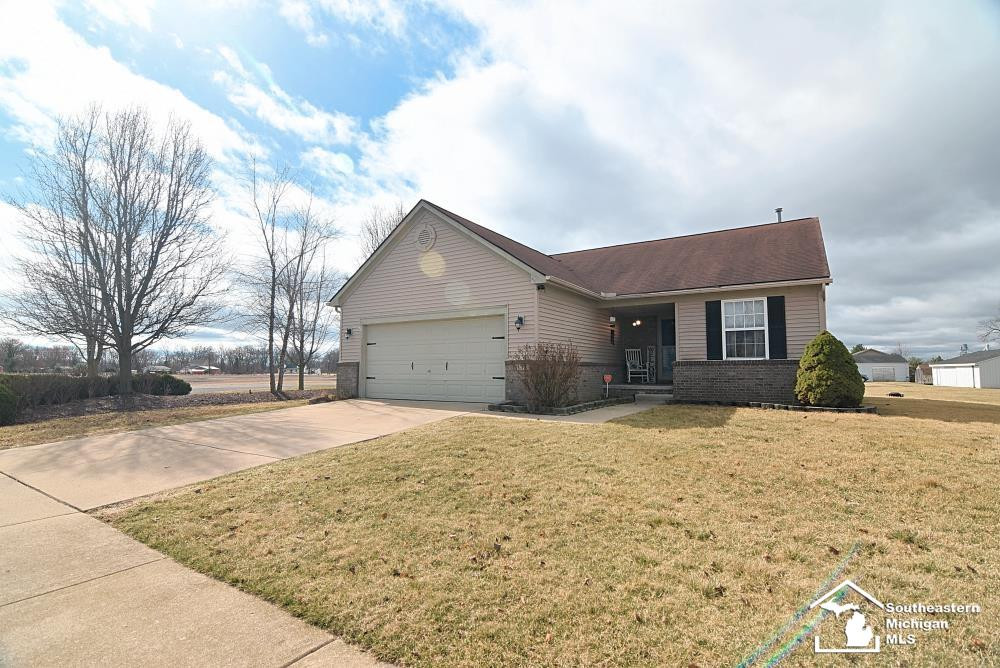 832 Falcon Drive, Dundee, MI 48131 — Photo 2