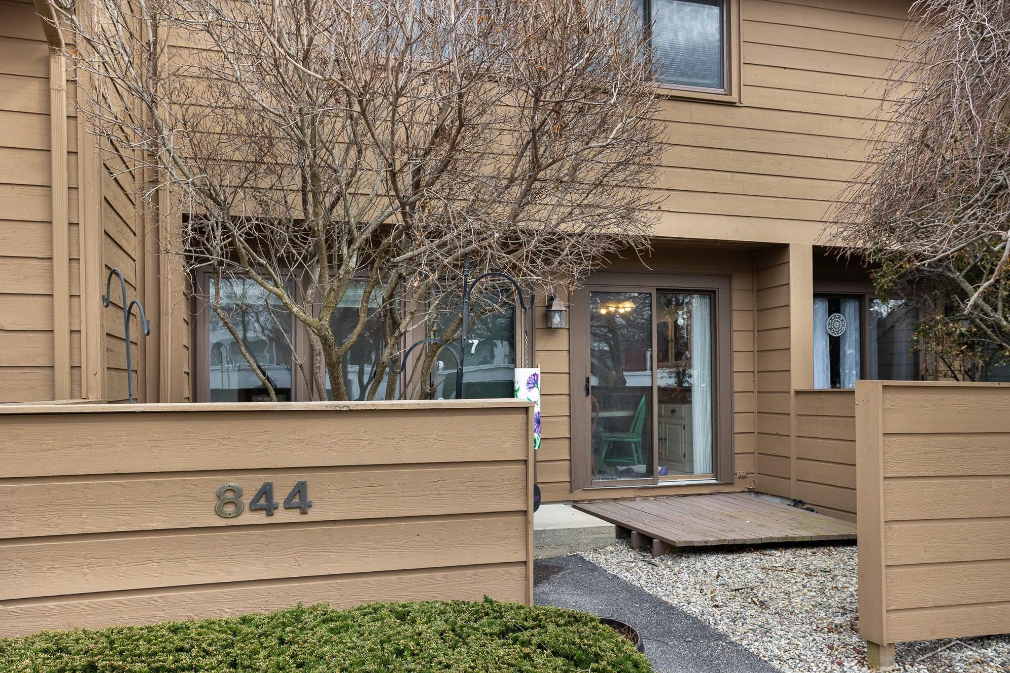 844 Fairlane Court Court, 7, Saginaw, MI 48609 — Photo 3