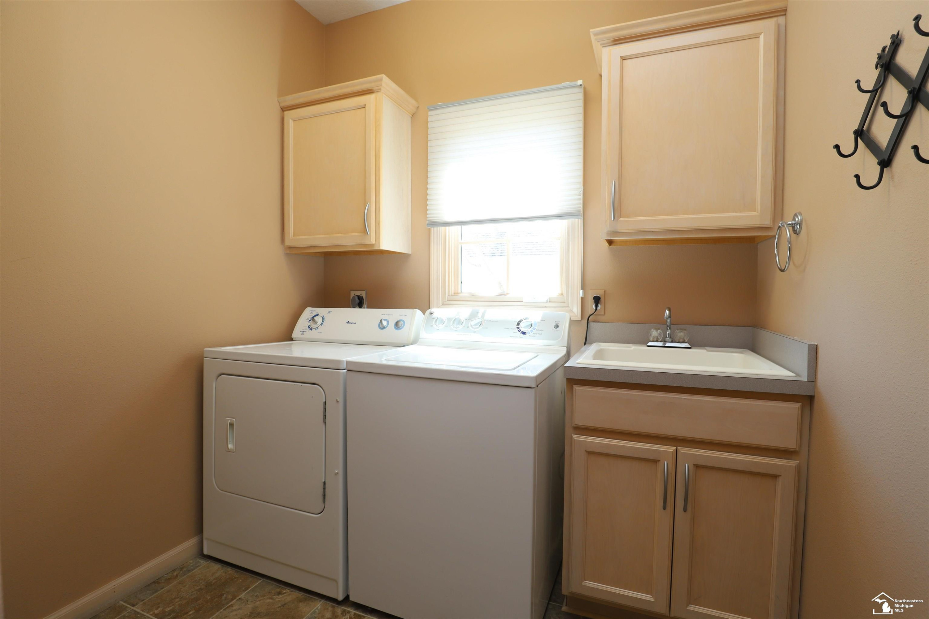 7241 Hidden Valley Drive, Lambertville, MI 48144 — Photo 19