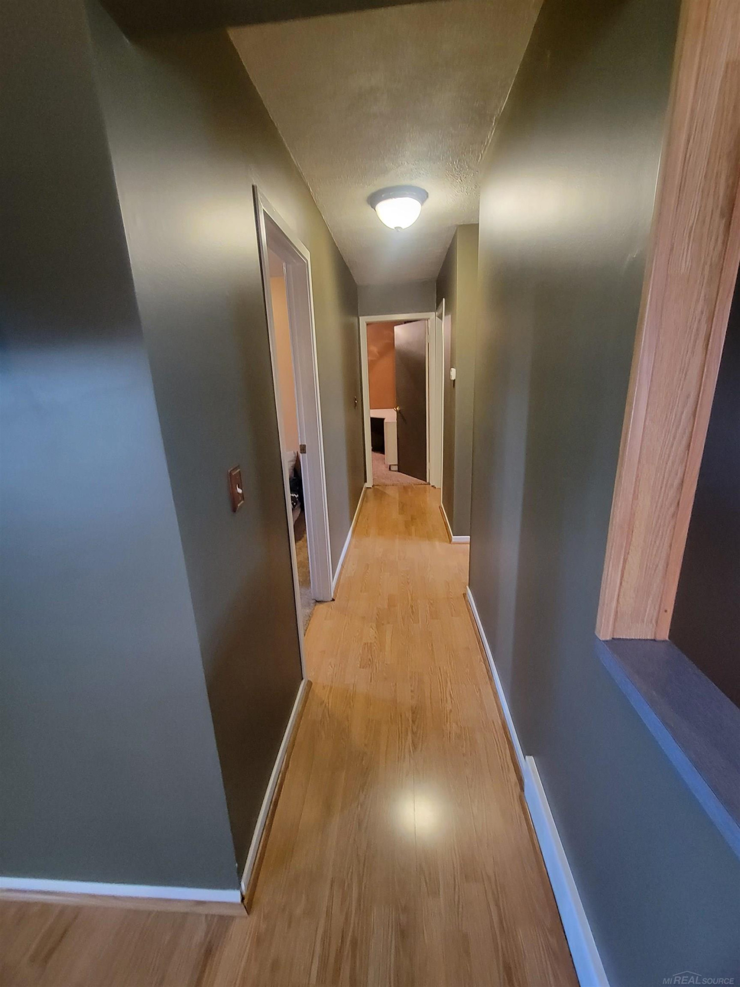 1625 KILLARNEY Court, Wolverine Lake, MI 48390 — Photo 12