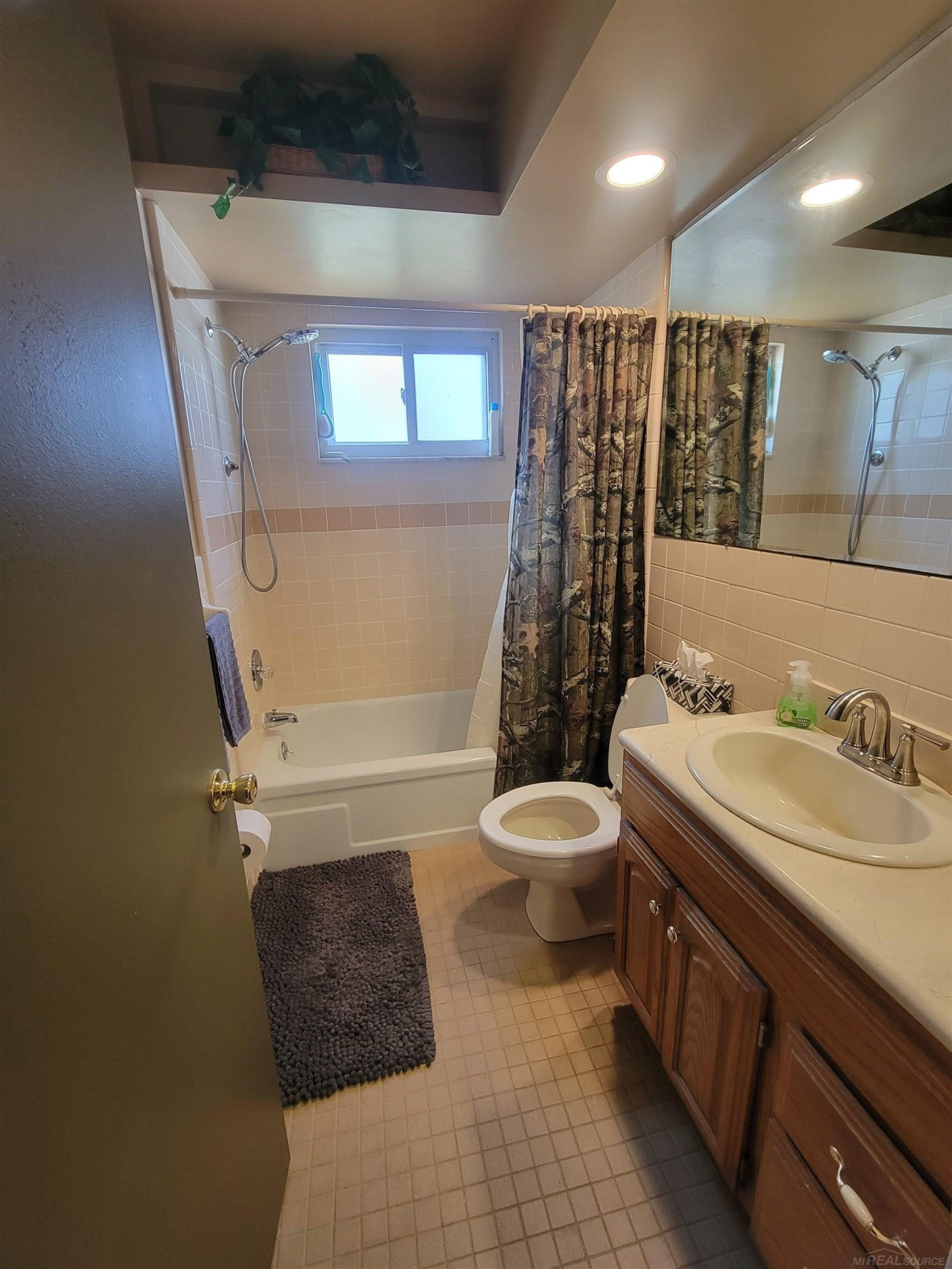 1625 KILLARNEY Court, Wolverine Lake, MI 48390 — Photo 13