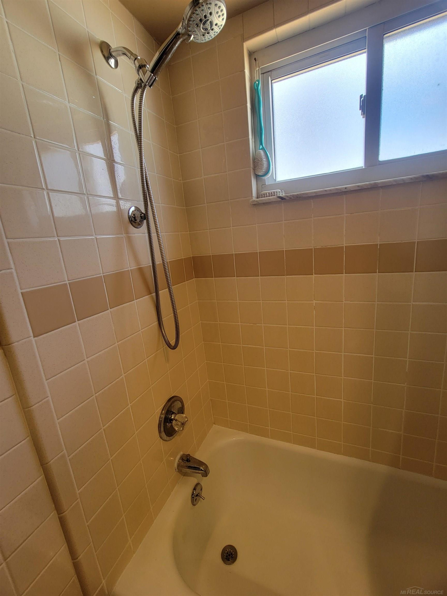 1625 KILLARNEY Court, Wolverine Lake, MI 48390 — Photo 14