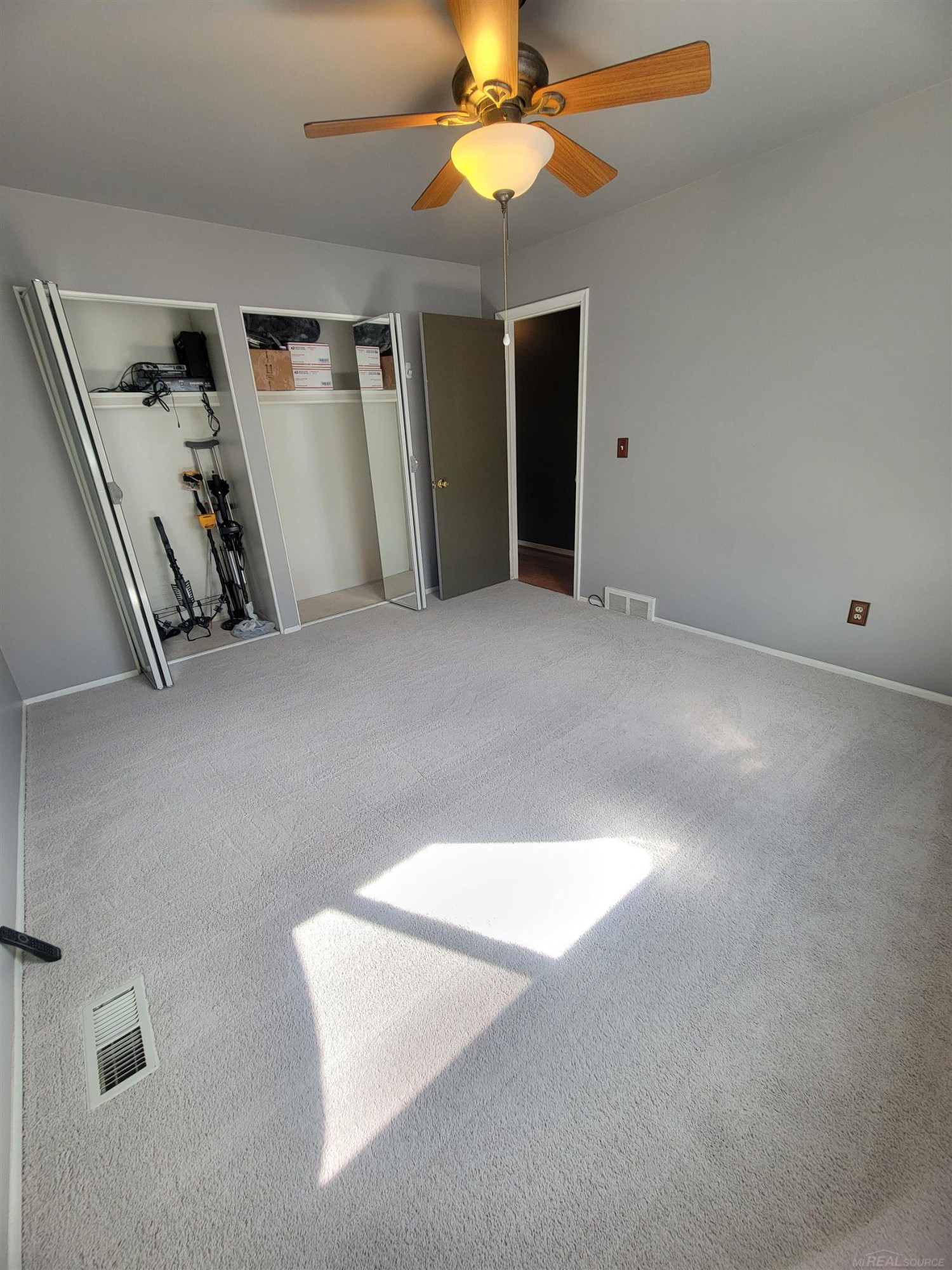 1625 KILLARNEY Court, Wolverine Lake, MI 48390 — Photo 16