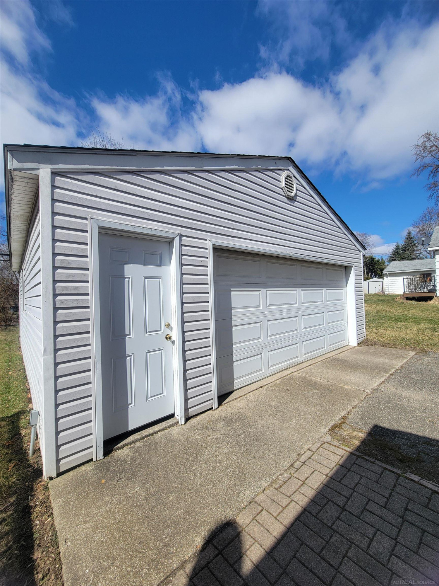 1625 KILLARNEY Court, Wolverine Lake, MI 48390 — Photo 30