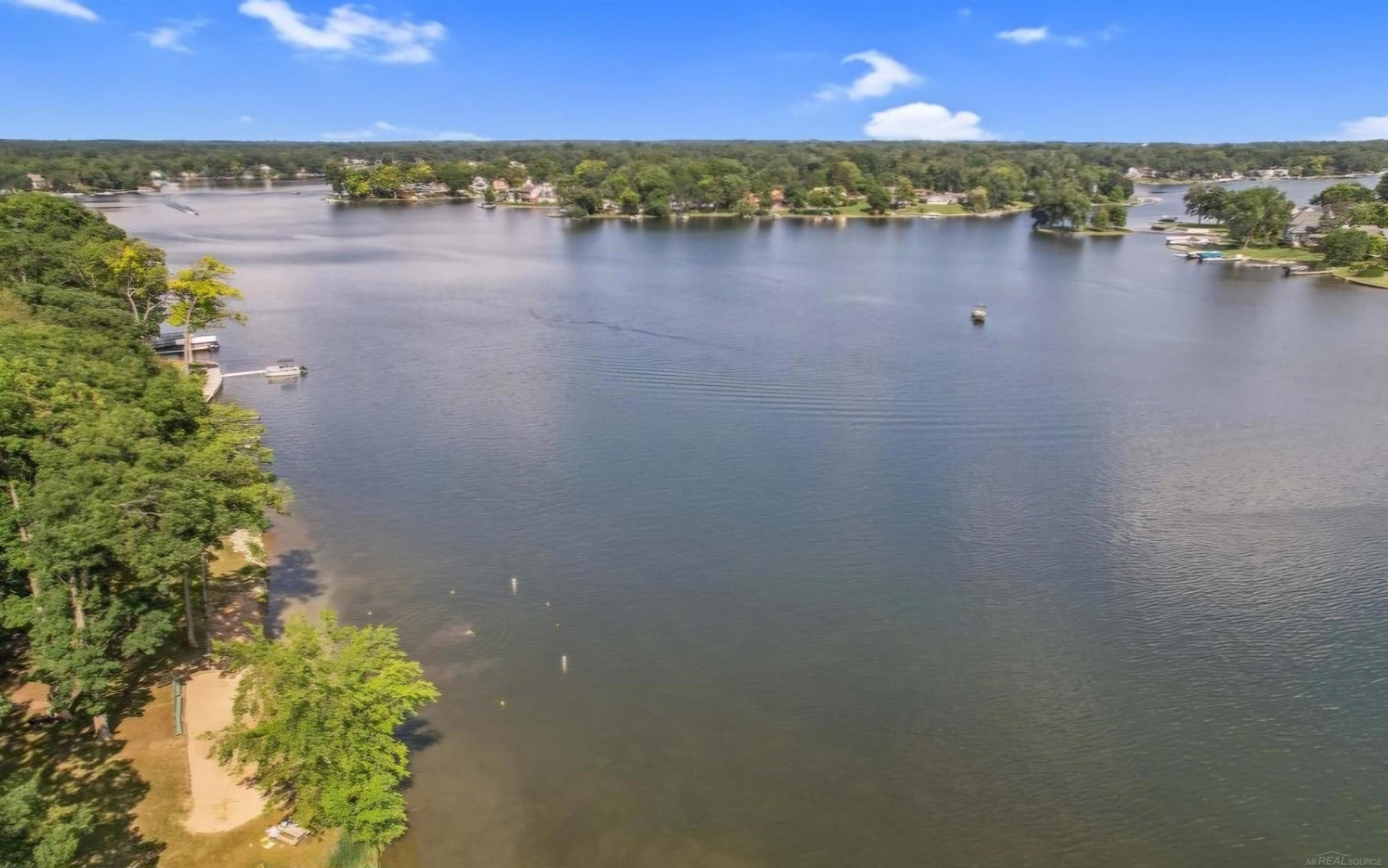1625 KILLARNEY Court, Wolverine Lake, MI 48390 — Photo 39