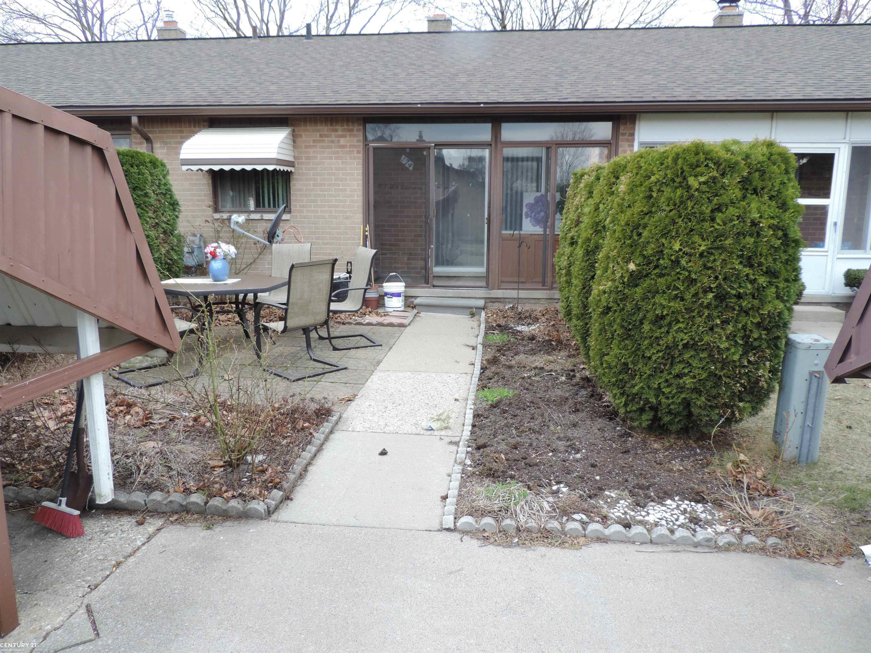 8401 18 Mile Road, J174, Sterling Heights, MI 48313 — Photo 2