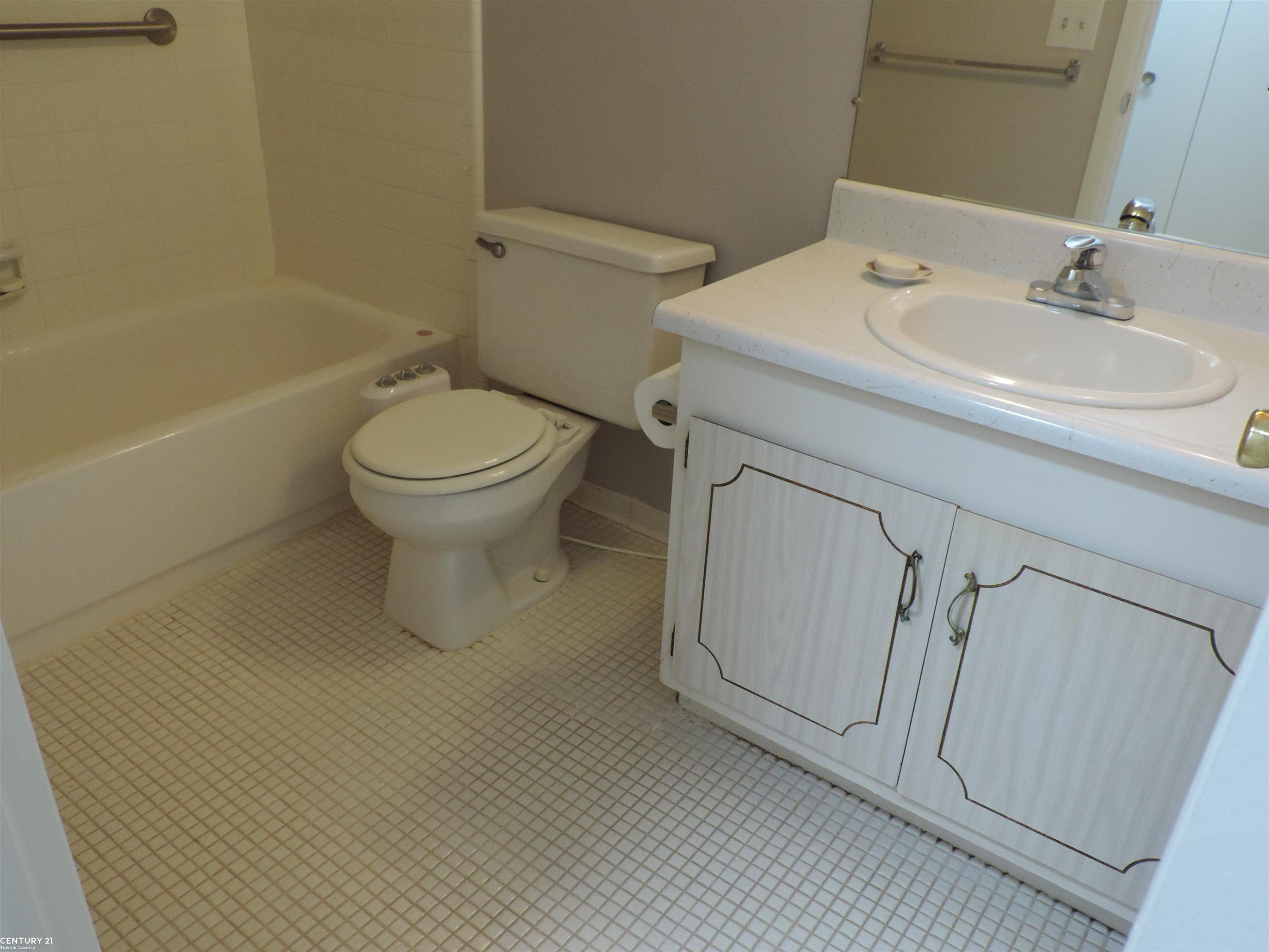 8401 18 Mile Road, J174, Sterling Heights, MI 48313 — Photo 8