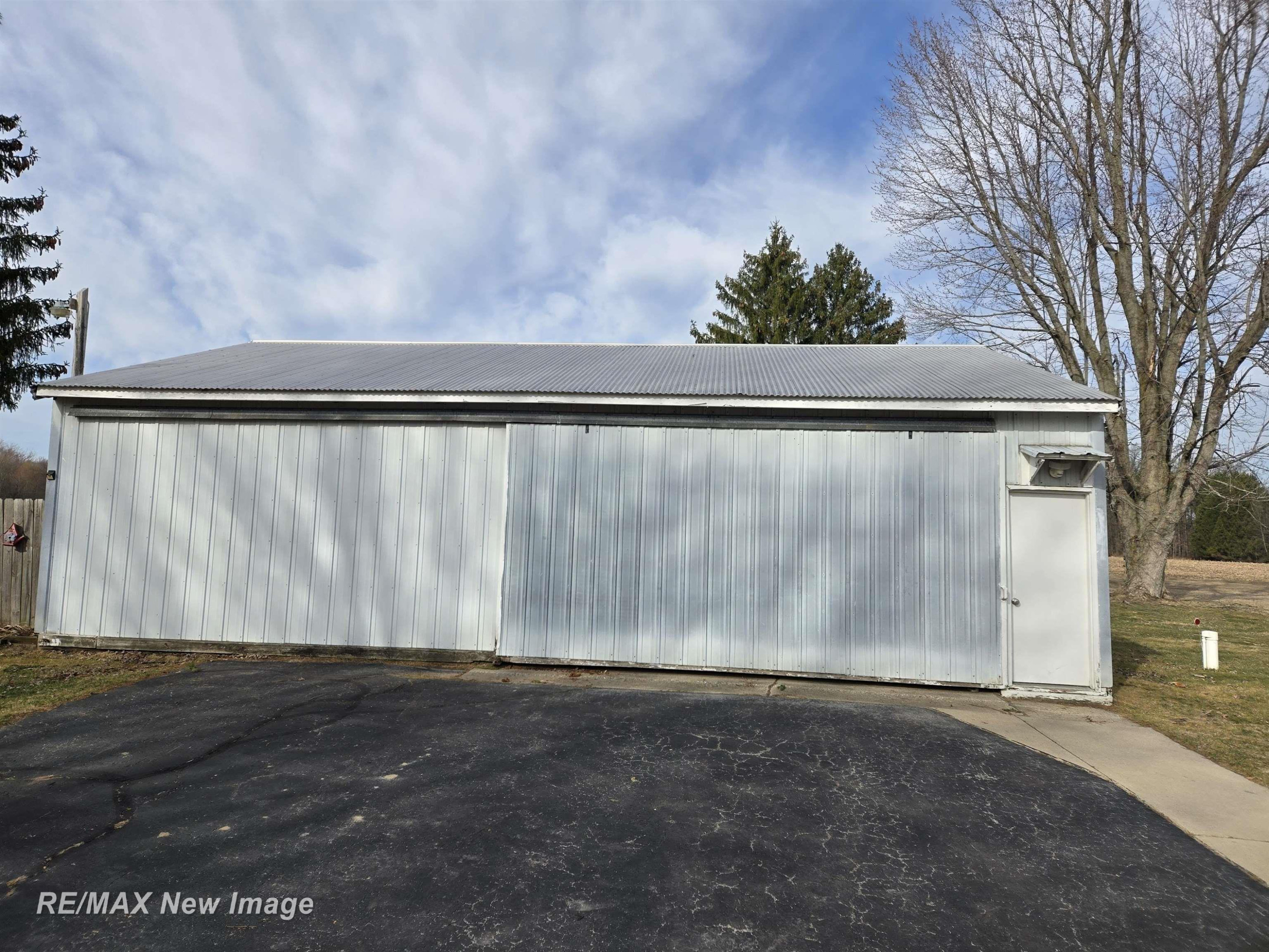 8656 S Raucholz Road, Saint Charles, MI 48655 — Photo 29