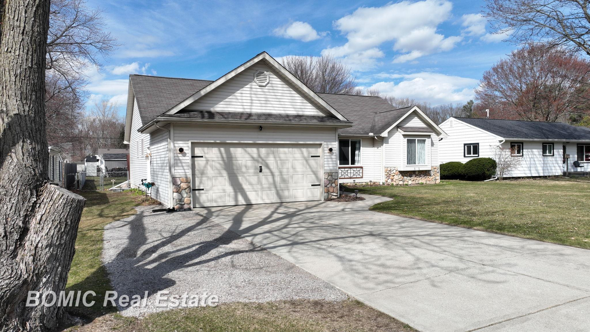 8029 Brentwood Drive, Birch Run, MI 48415 — Photo 31
