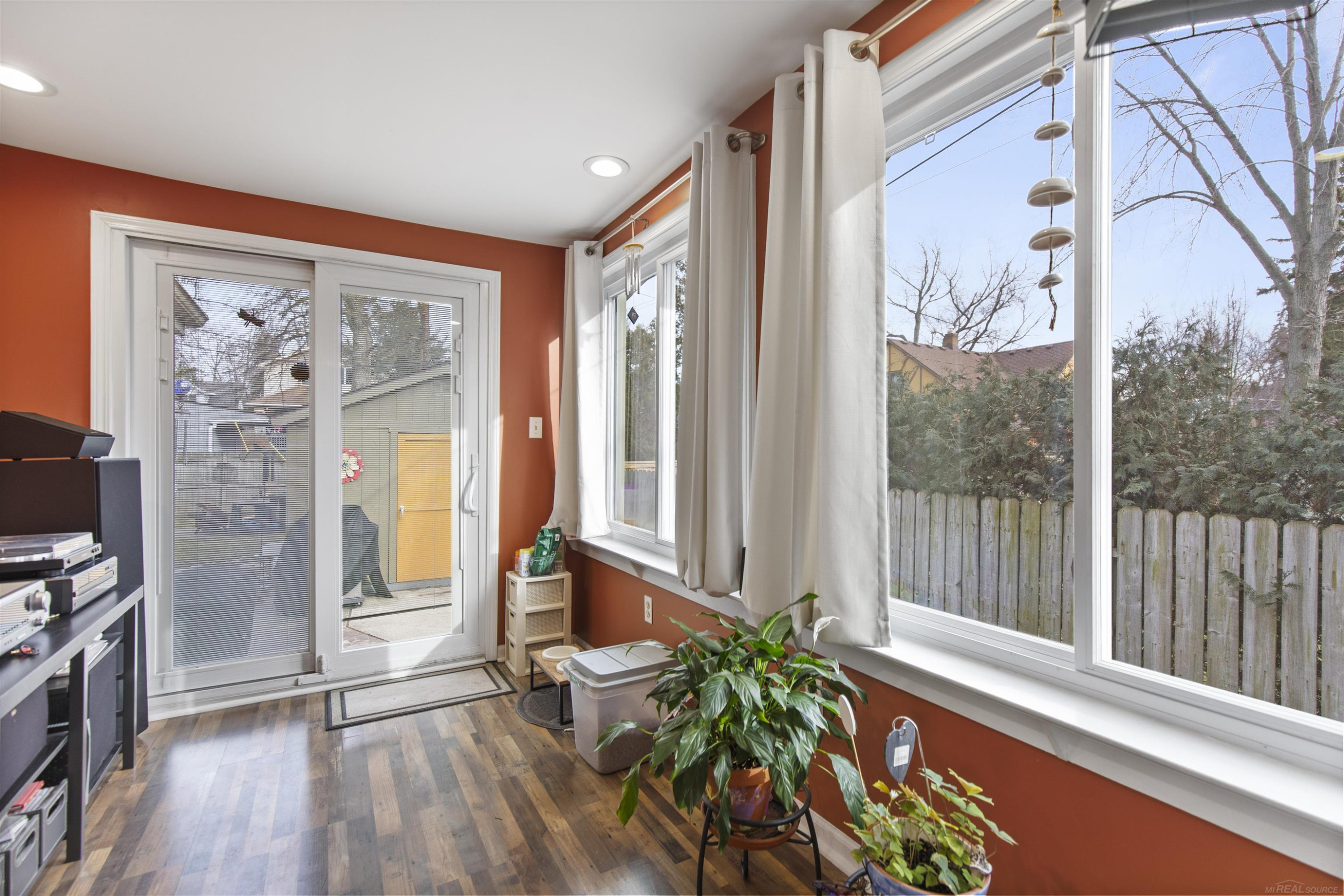 918 N Washington Avenue, Royal Oak, MI 48067 — Photo 14