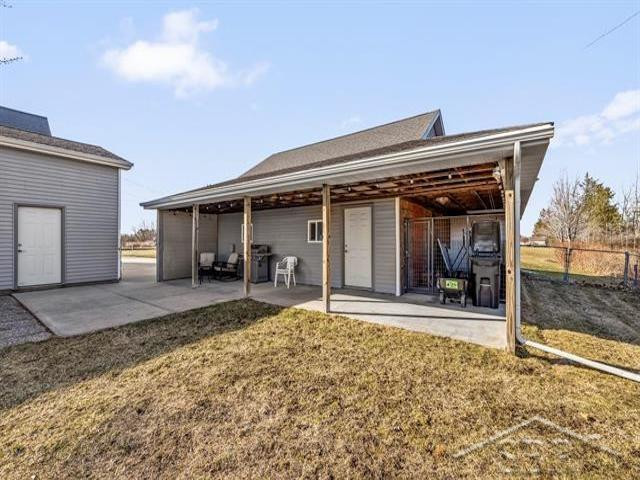 5860 N Center Road, Saginaw, MI 48604 — Photo 33