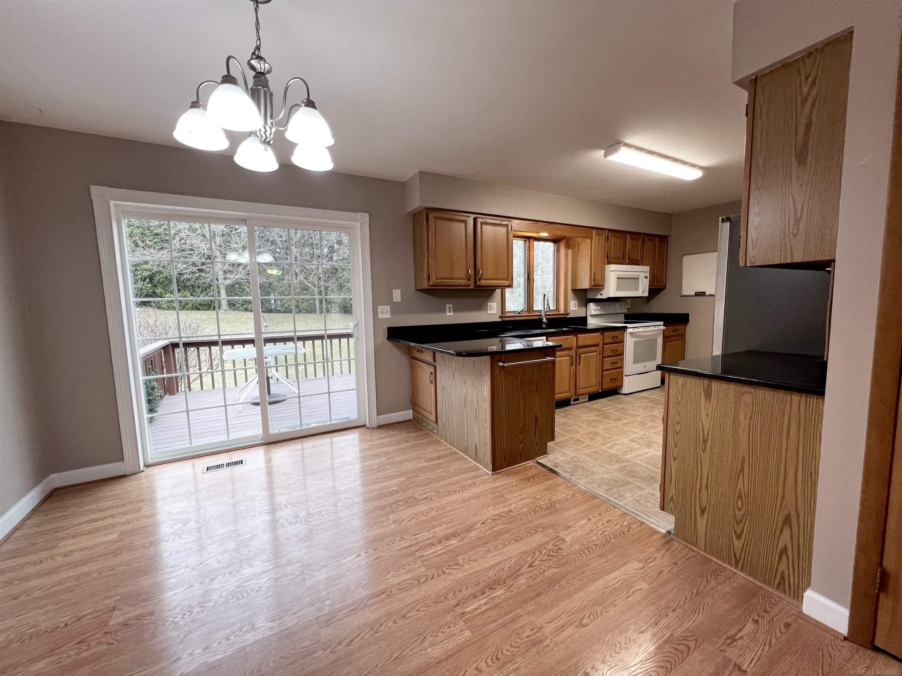 218 Jonathon Drive, Almont, MI 48033 — Photo 7