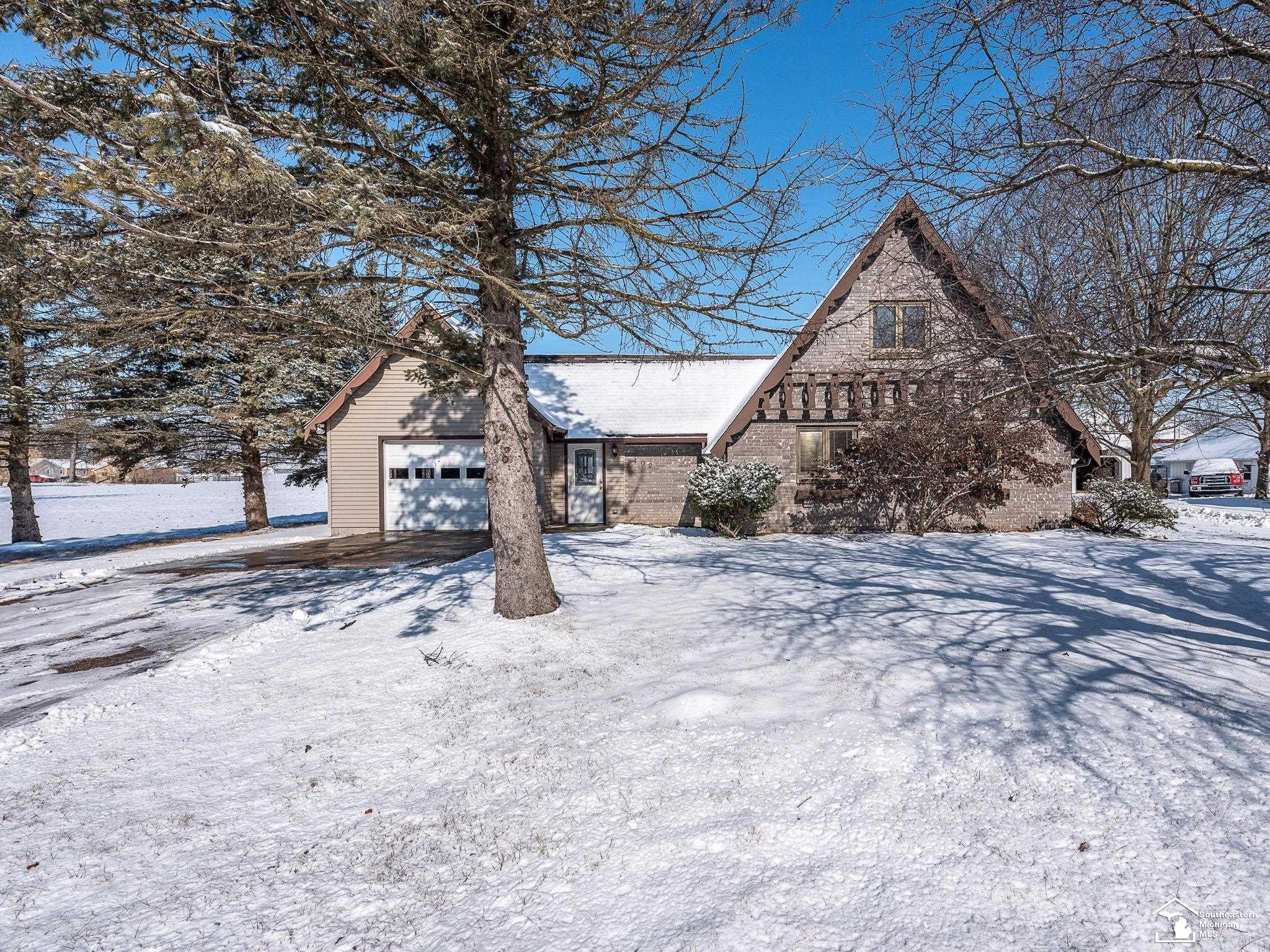 402 E Keegan Street, Deerfield, MI 49238 — Photo 2