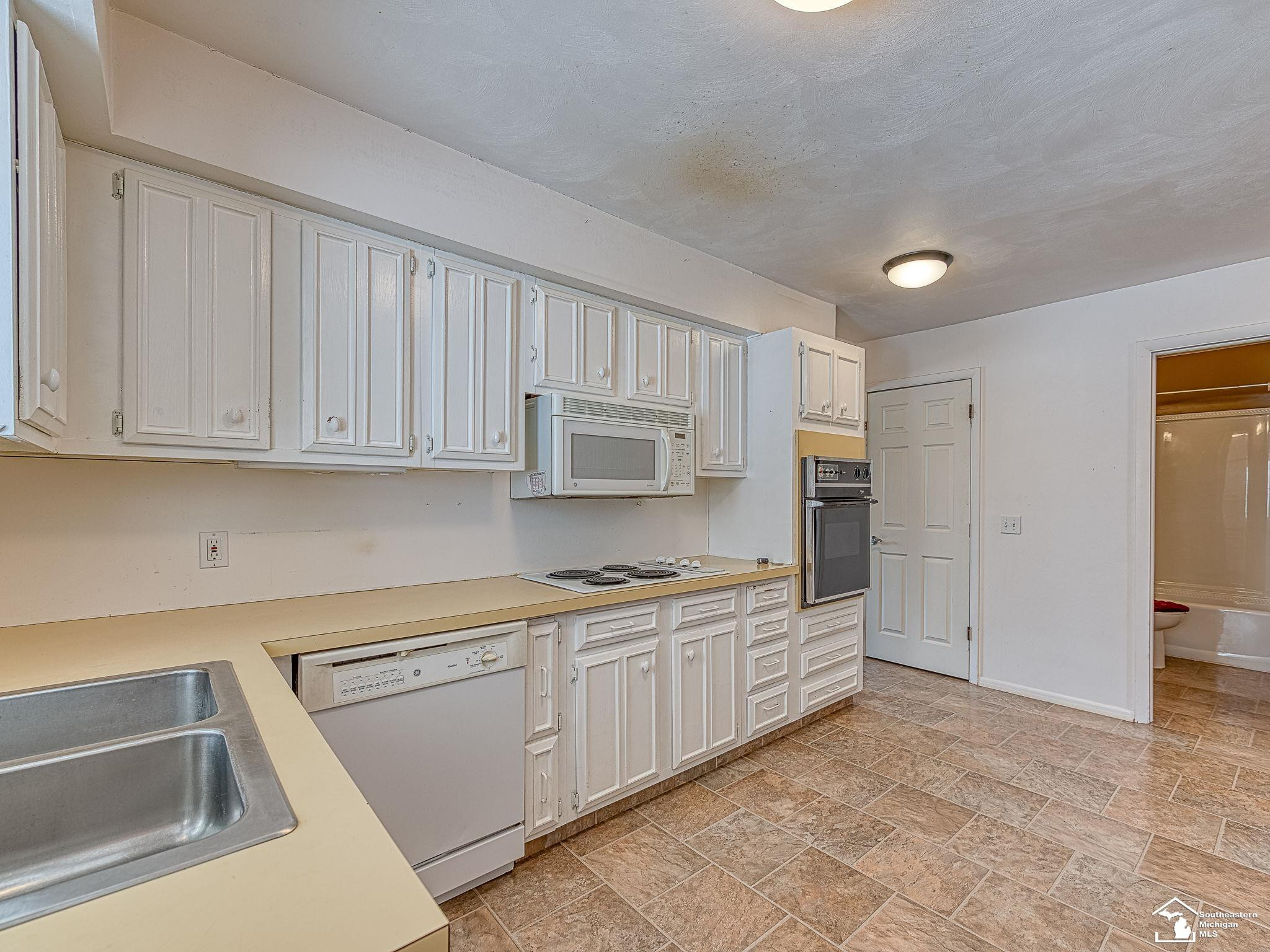 402 E Keegan Street, Deerfield, MI 49238 — Photo 17